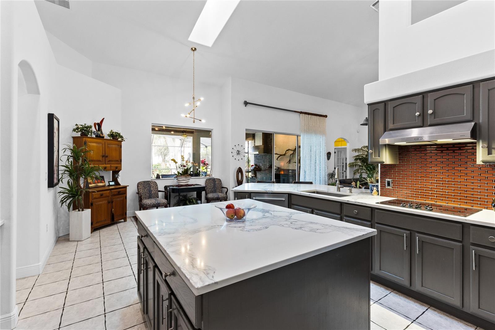 Image 9 of 61 For 4846 Calasans Avenue