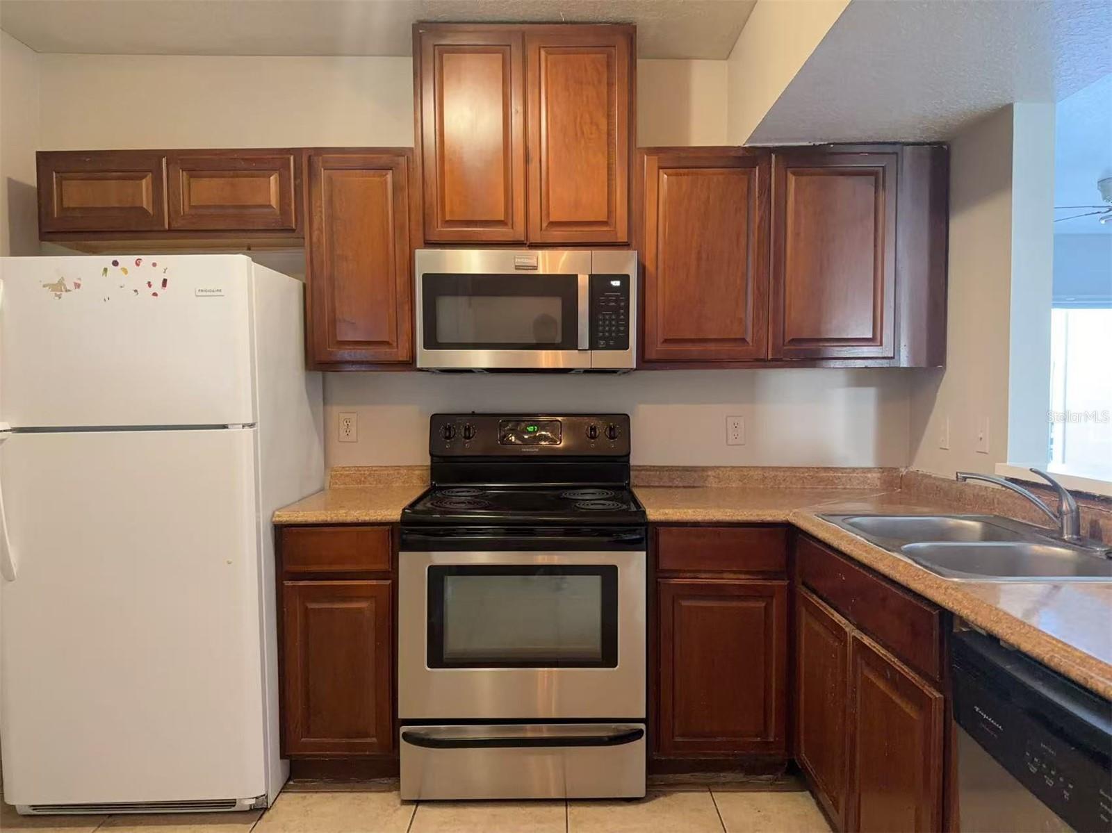 Image 3 of 10 For 495 Las Cortes Lane 102