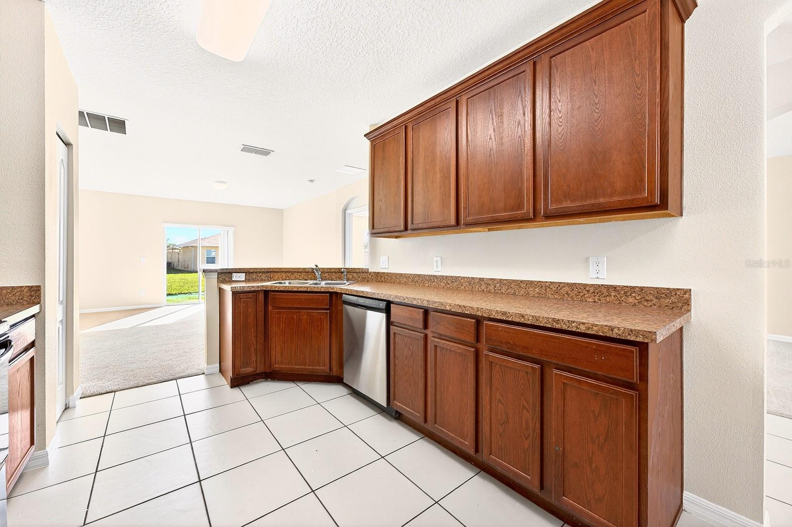 Image 5 of 28 For 3210 Queen Alexandria Drive