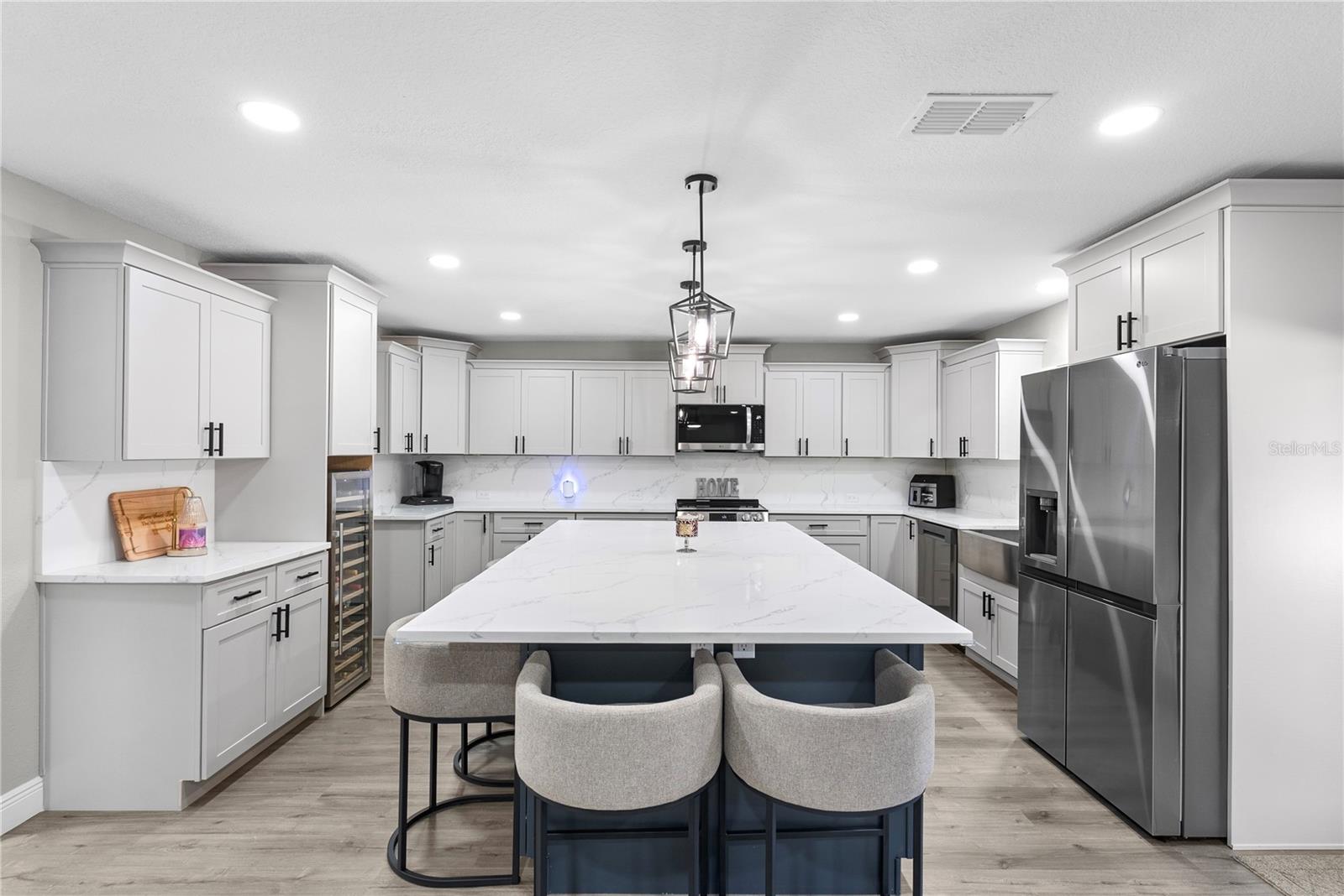 Listing photo id 9 for 3233 White Blossom Lane