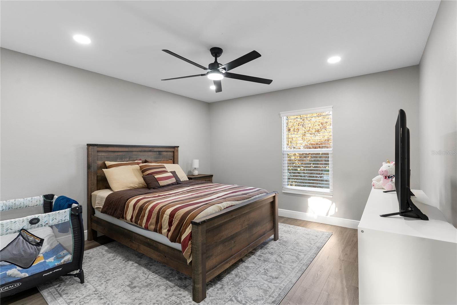 Listing photo id 22 for 3233 White Blossom Lane