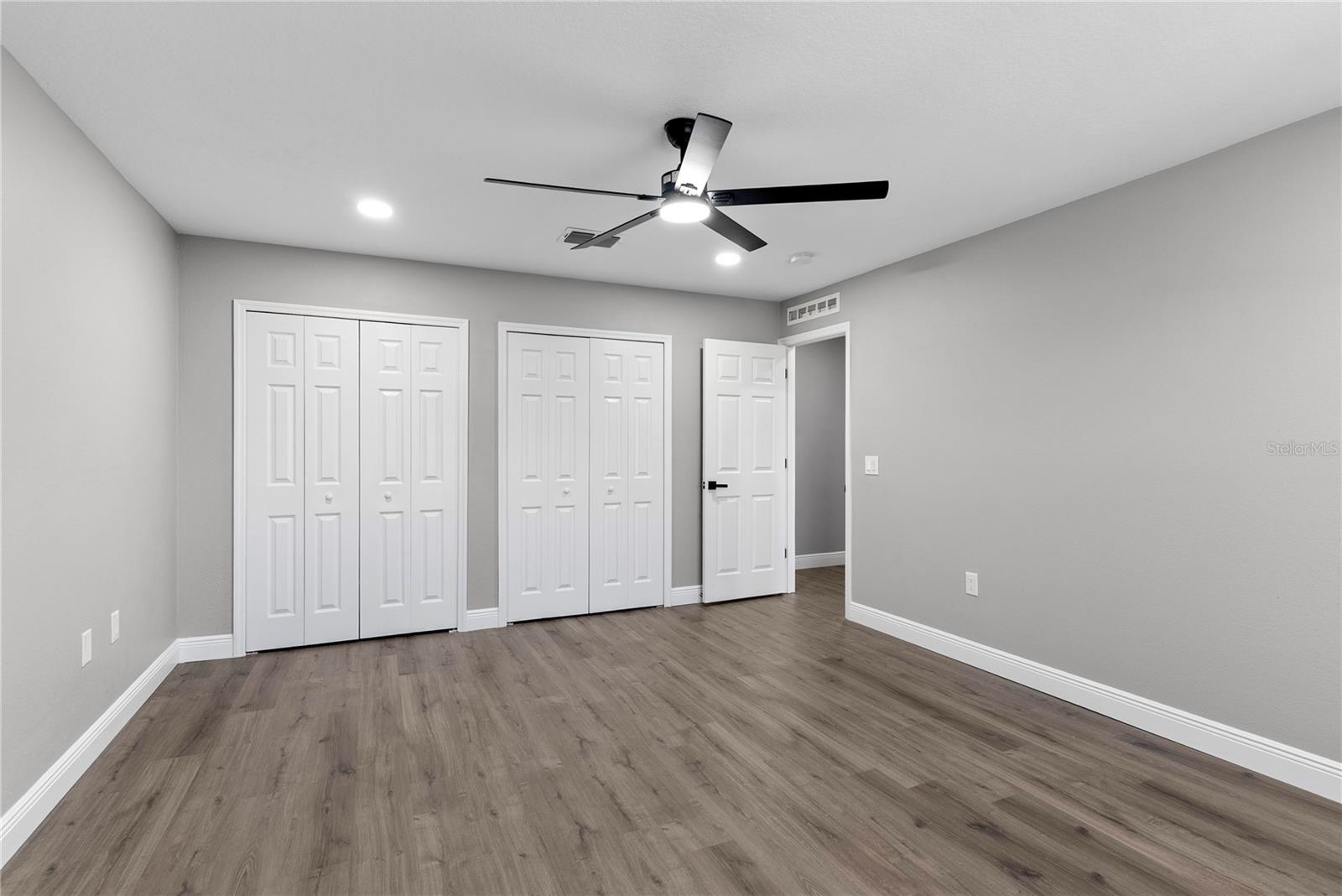 Listing photo id 28 for 3233 White Blossom Lane