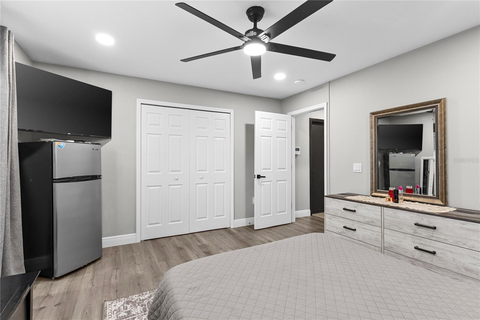 Listing photo id 6 for 3233 White Blossom Lane