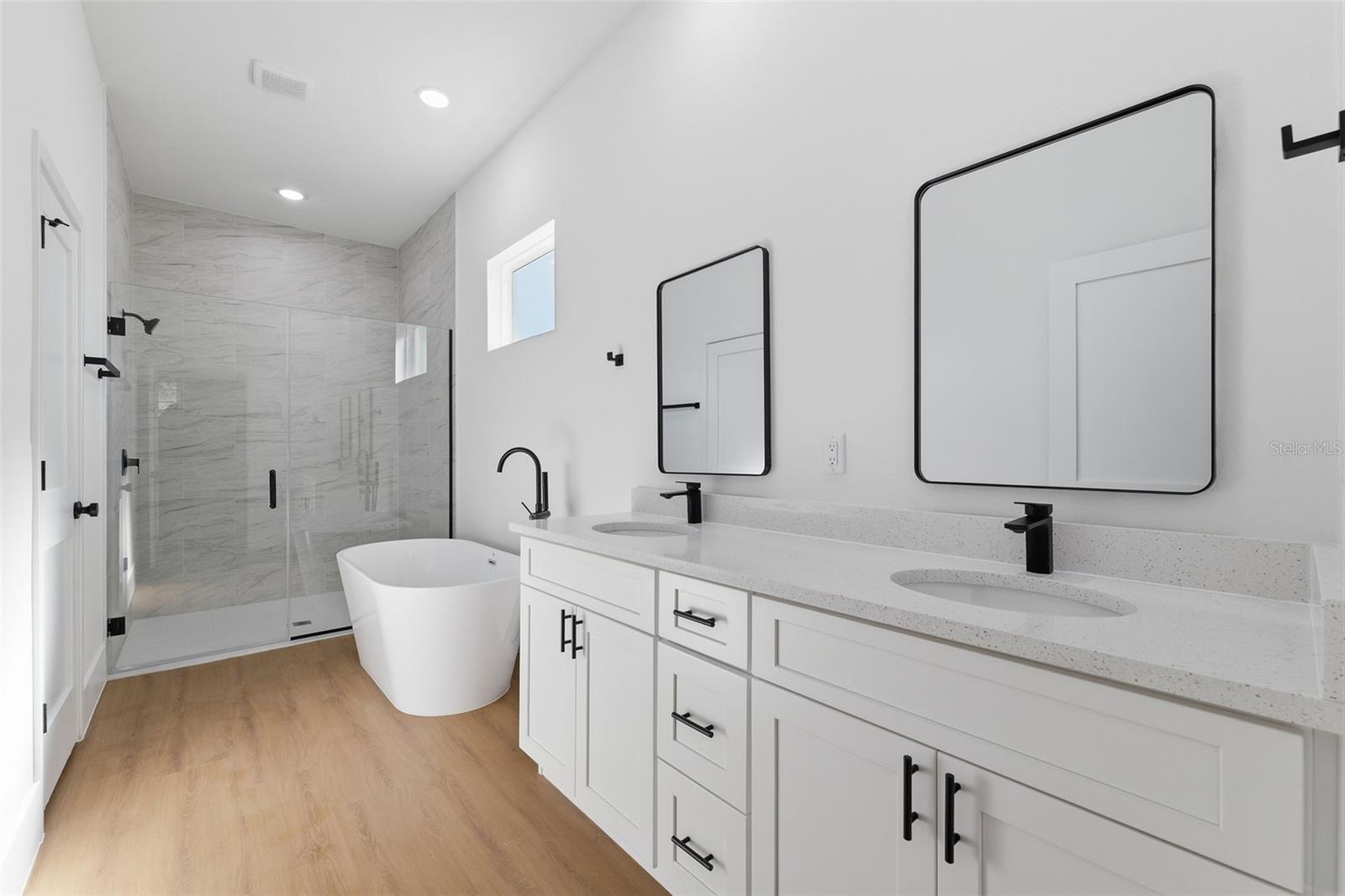 Image 17 of 31 For 3321 Babcock Place