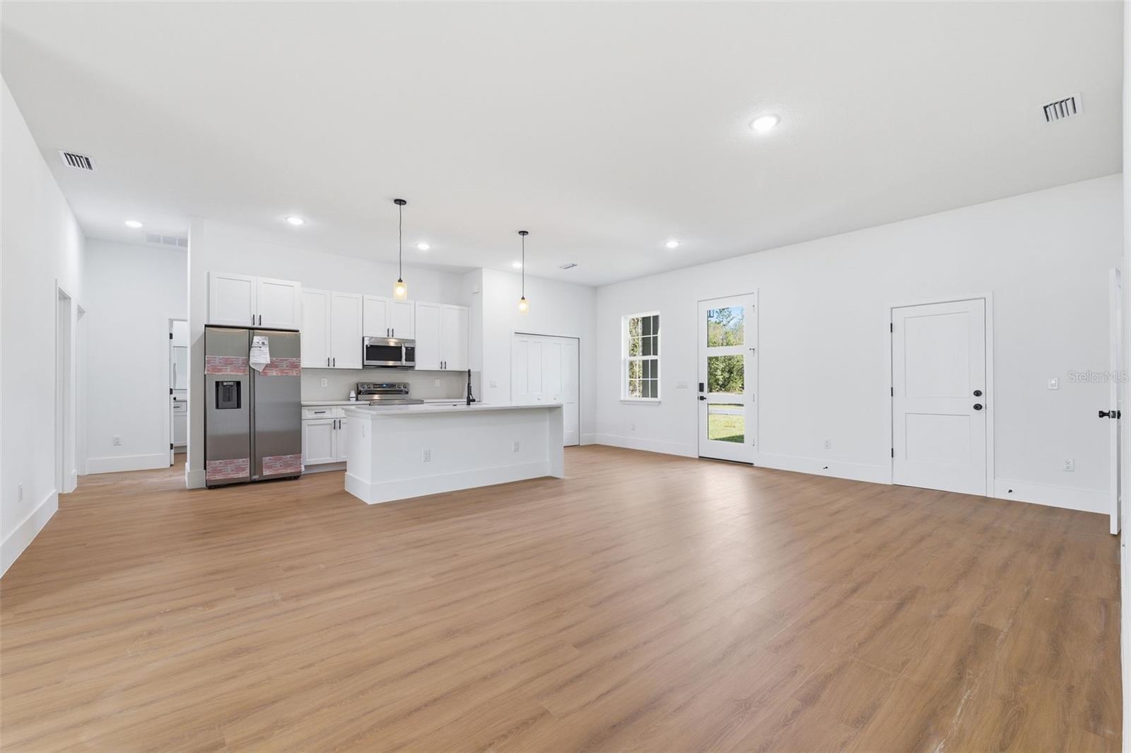 Image 6 of 31 For 3321 Babcock Place