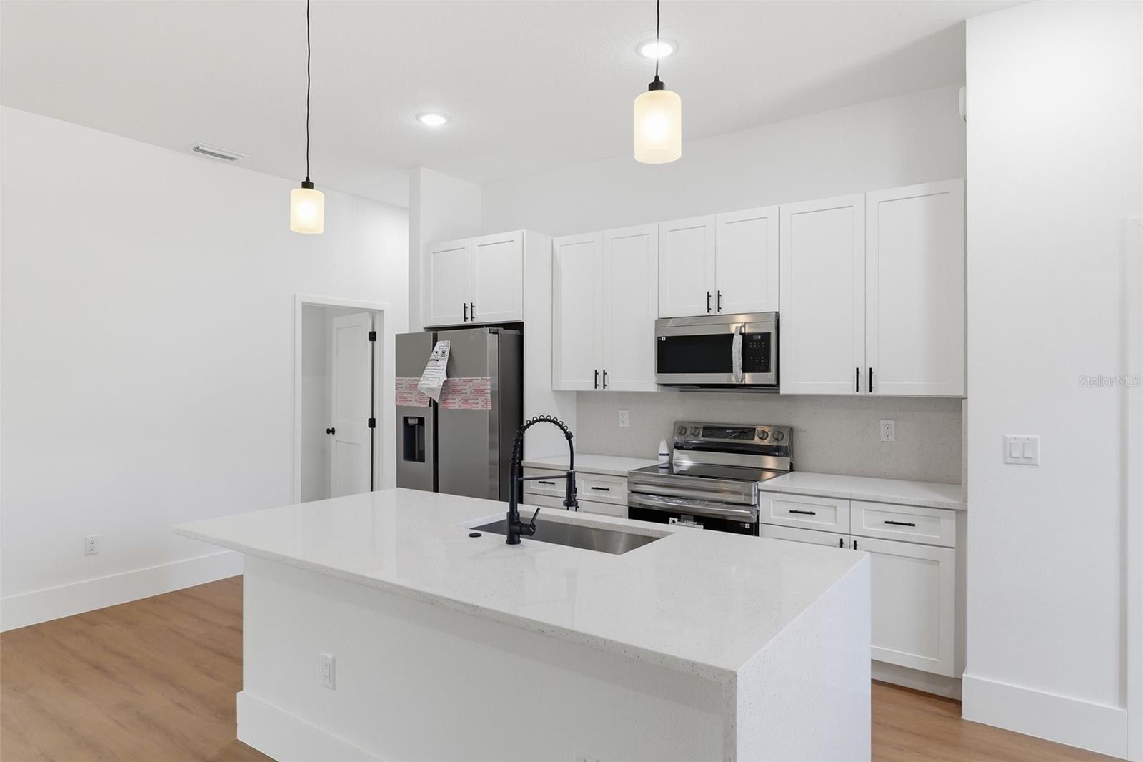 Image 8 of 31 For 3321 Babcock Place