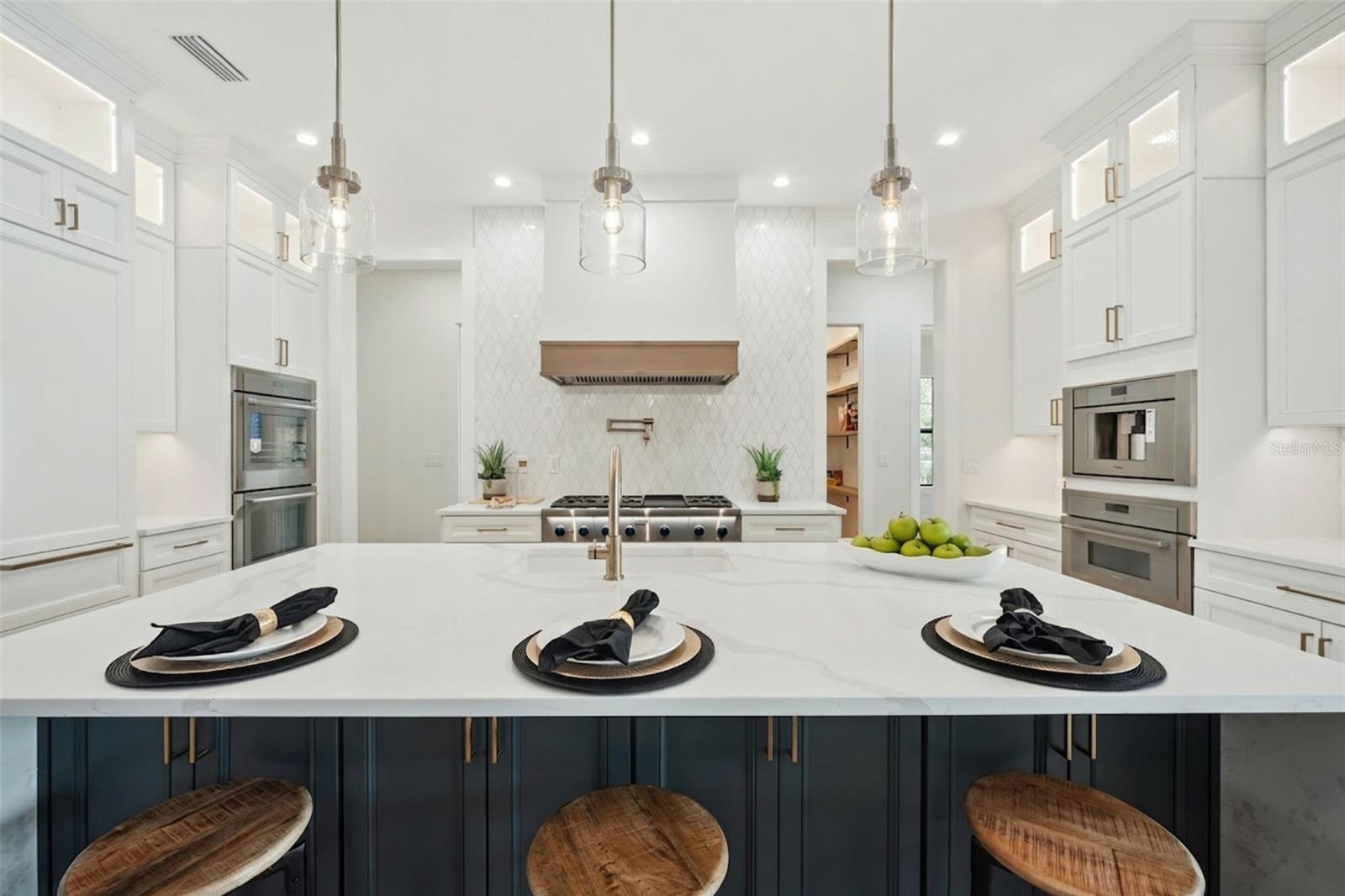 Image 16 of 66 For 1782 Pine Avenue