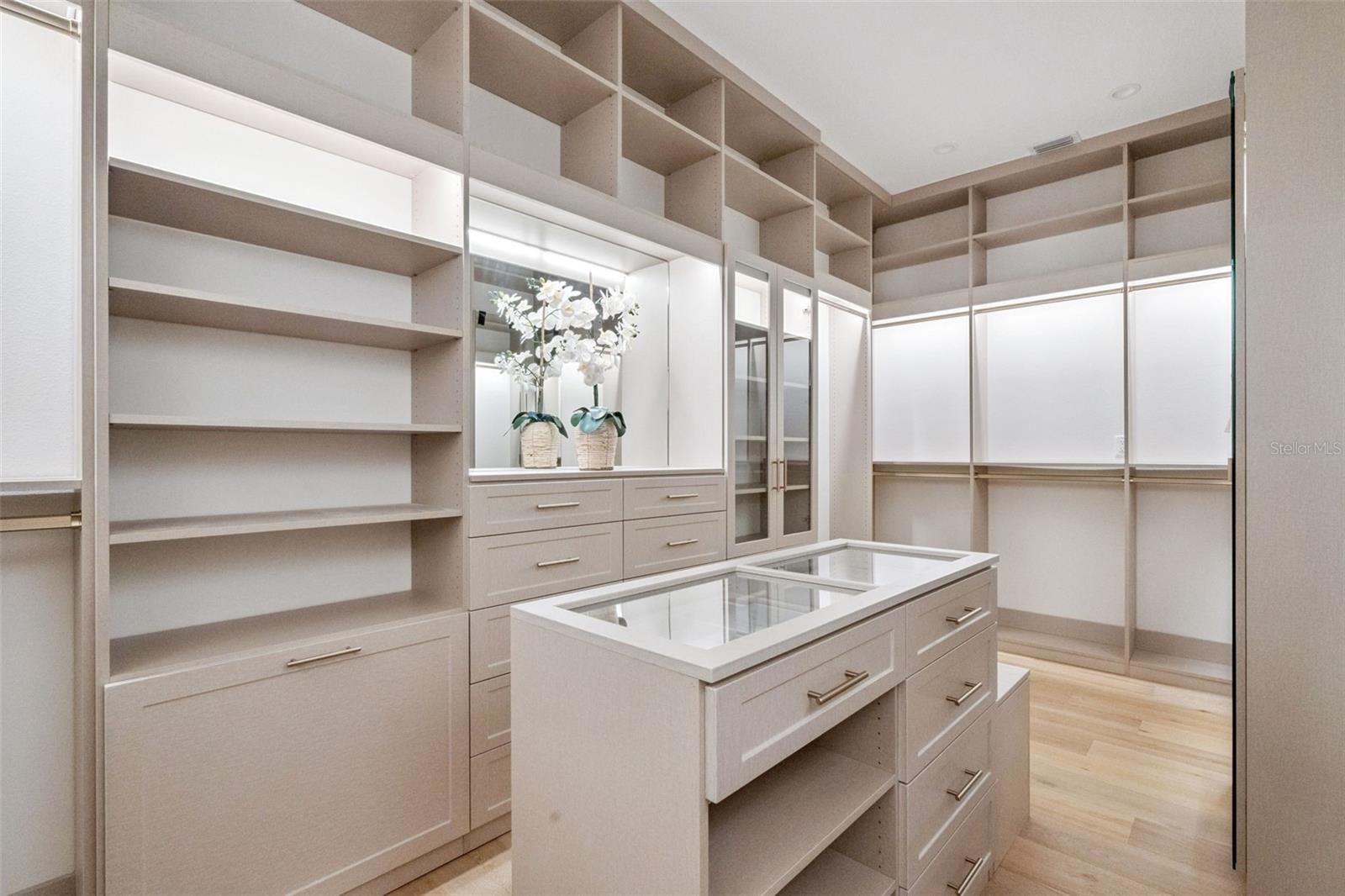 Image 34 of 66 For 1782 Pine Avenue