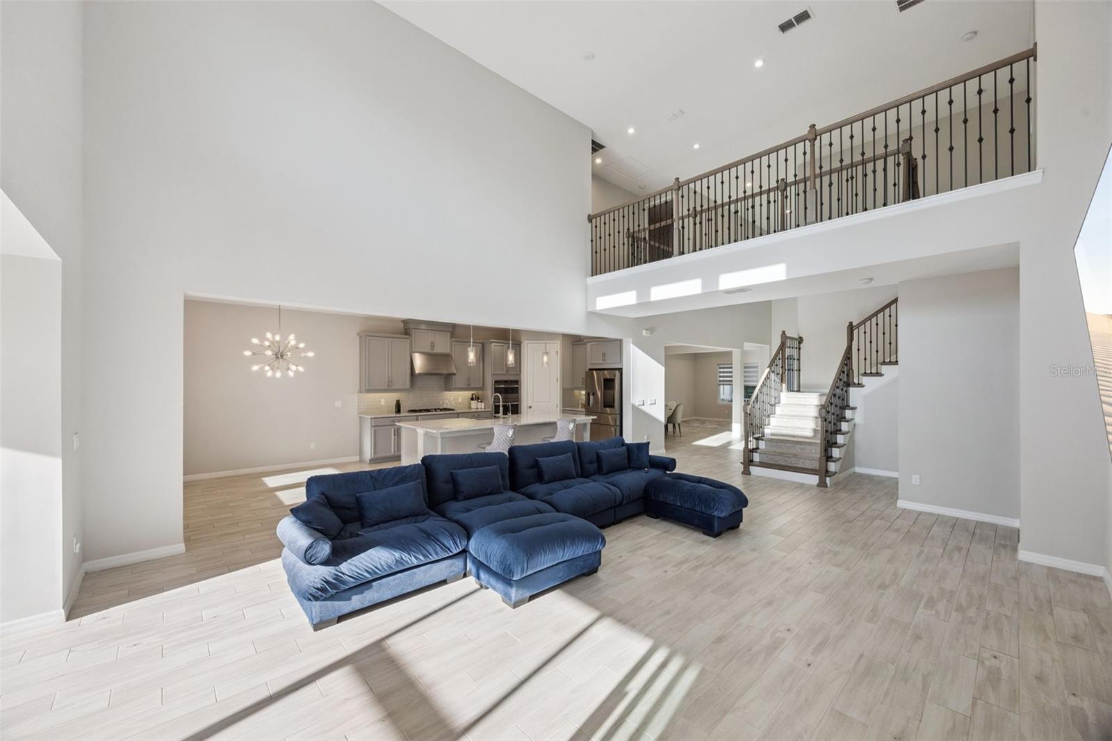 Image 4 of 70 For 1218 Hillcrest View Loop