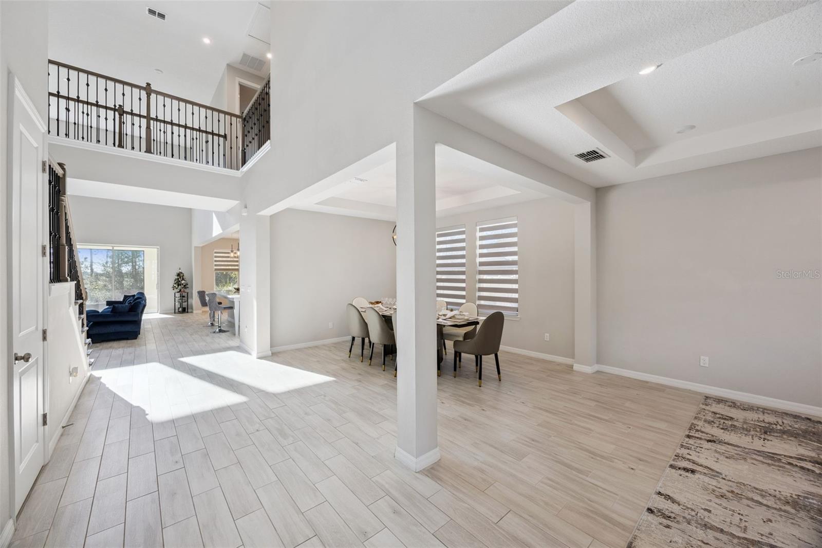 Image 8 of 70 For 1218 Hillcrest View Loop