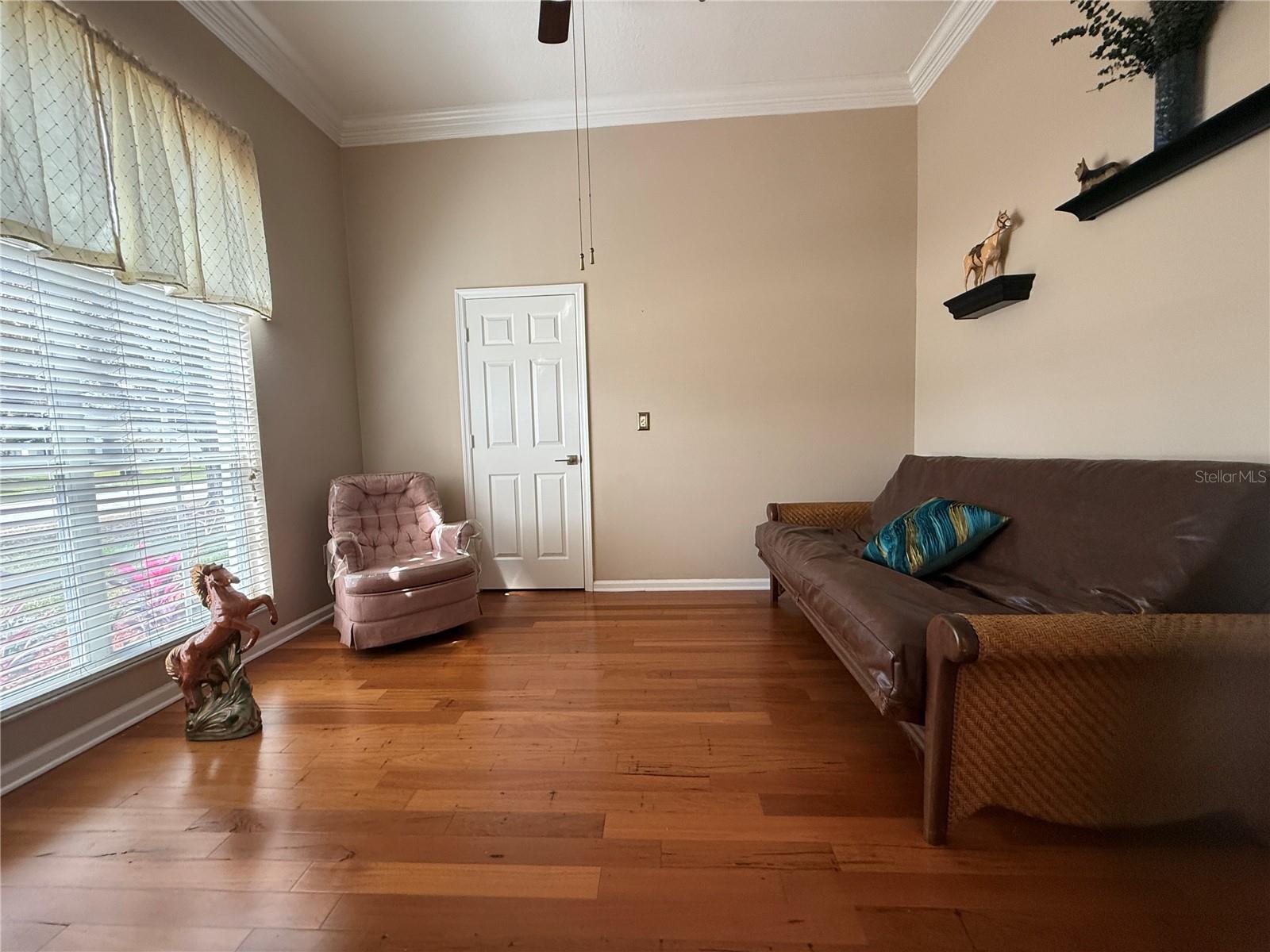 Image 30 of 54 For 3154 Hanging Moss Circle