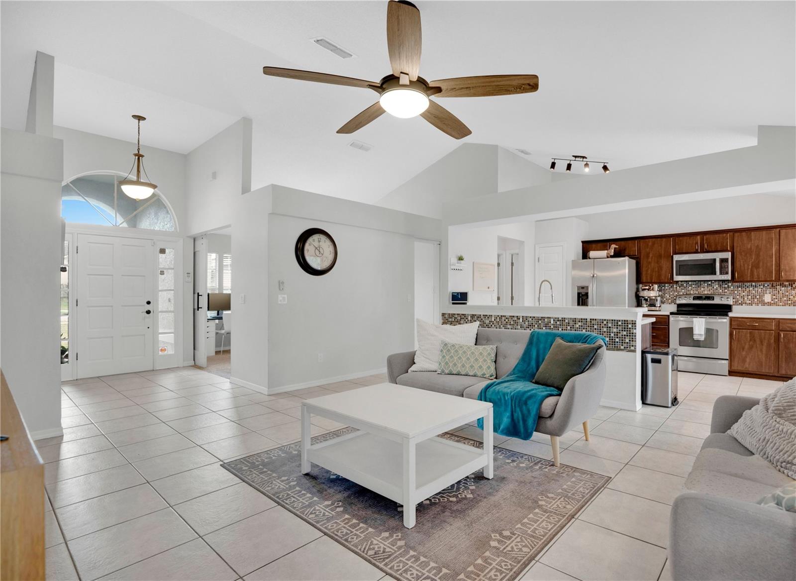 Image 10 of 42 For 638 Appleton Place