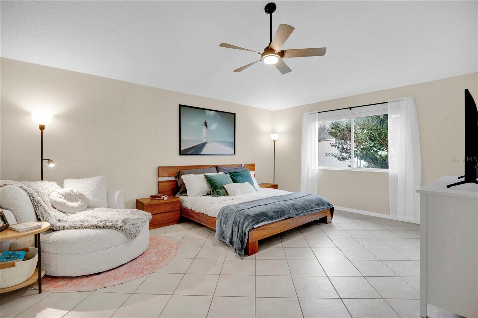 Image 18 of 42 For 638 Appleton Place