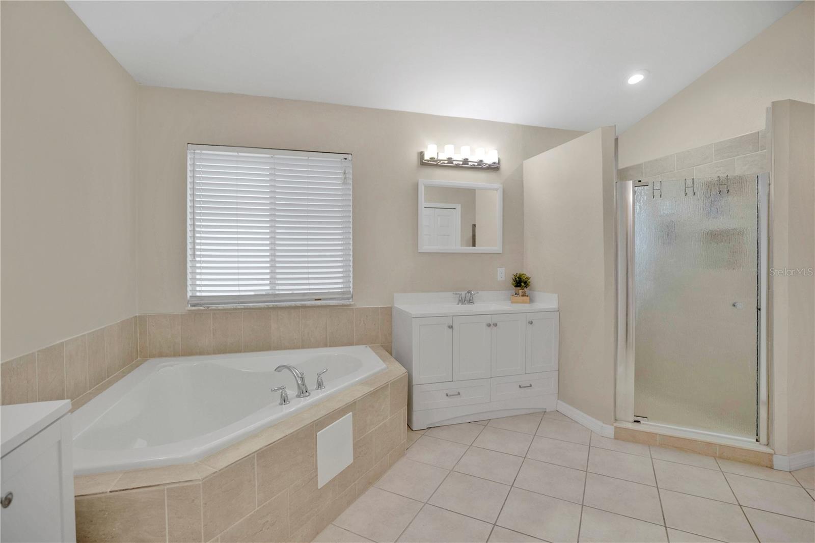 Image 19 of 42 For 638 Appleton Place