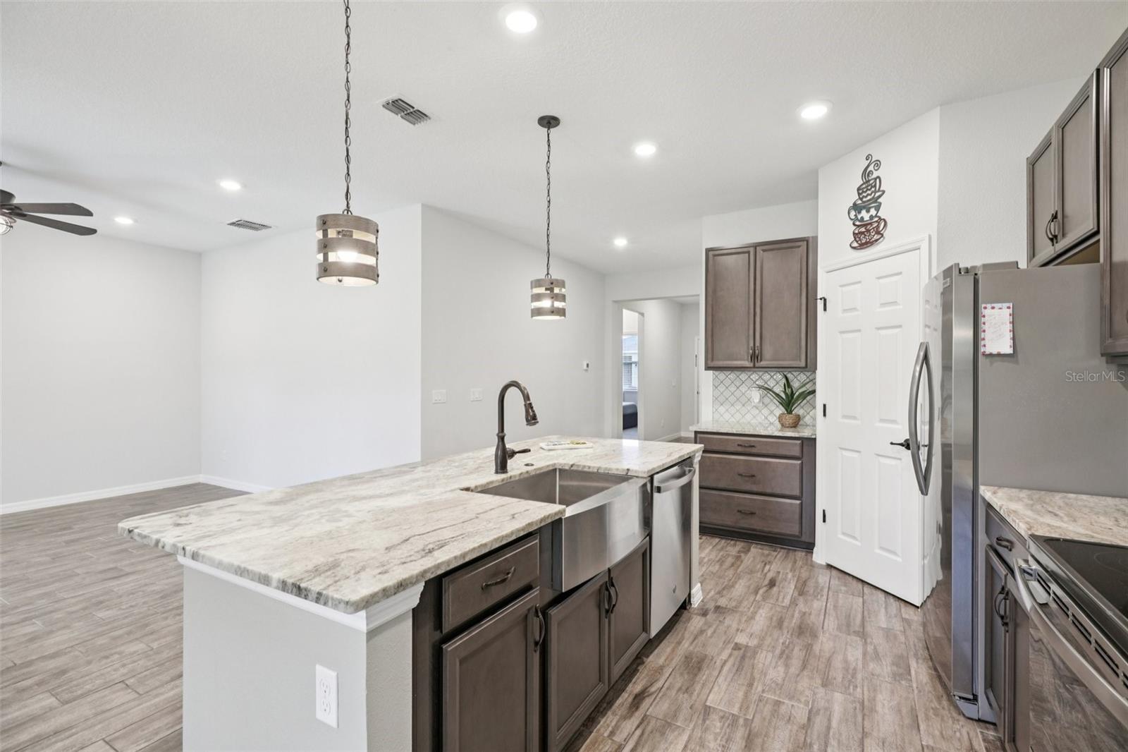 Image 9 of 29 For 3360 Curlew Avenue