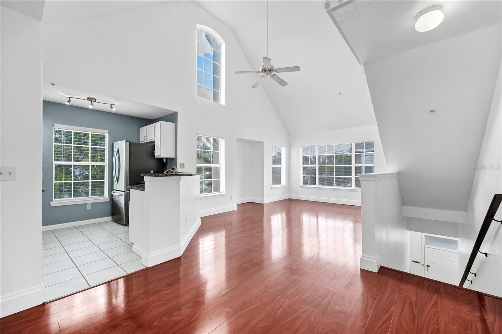 Image 10 of 44 For 9013 Lee Vista Boulevard 1910