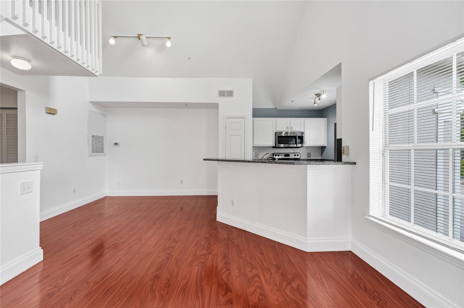 Image 14 of 44 For 9013 Lee Vista Boulevard 1910