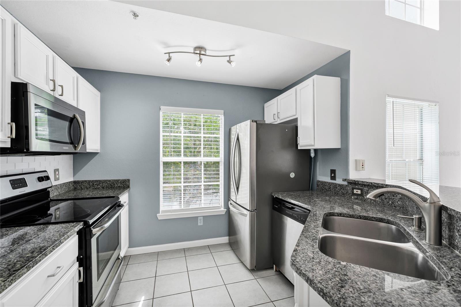 Image 17 of 44 For 9013 Lee Vista Boulevard 1910