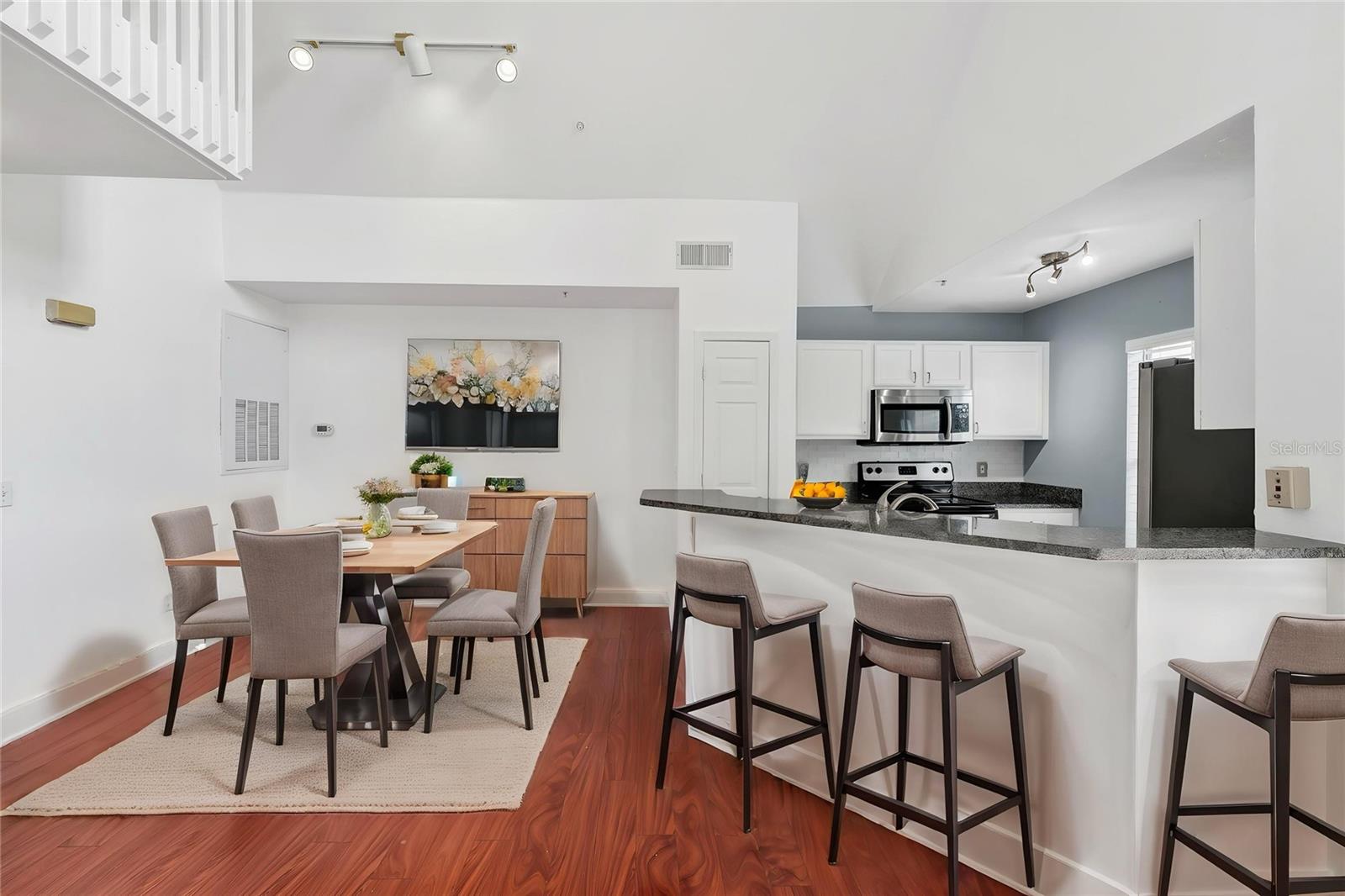 Image 31 of 44 For 9013 Lee Vista Boulevard 1910