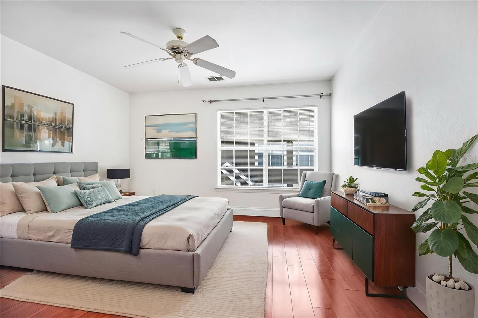 Image 32 of 44 For 9013 Lee Vista Boulevard 1910