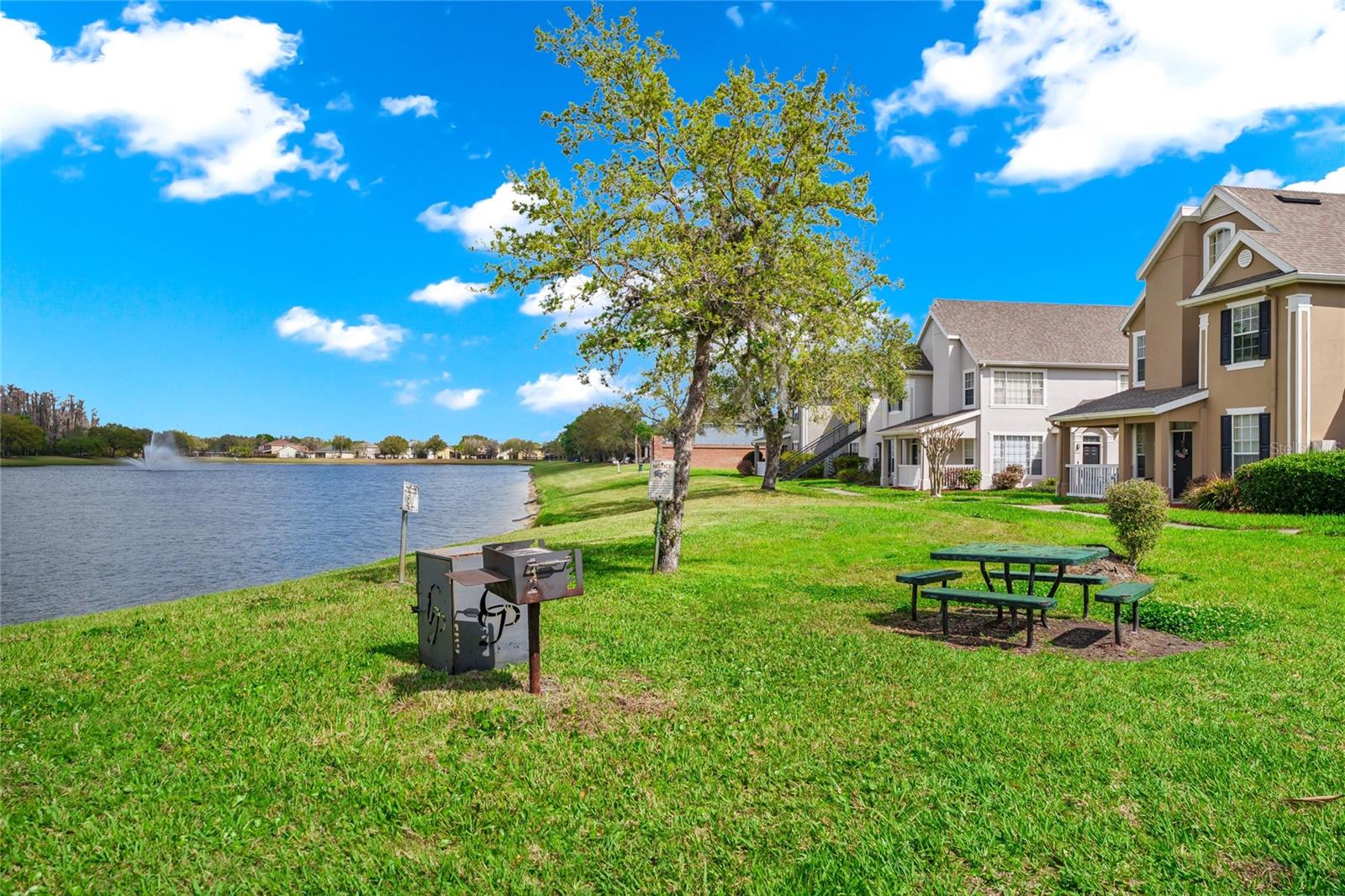 Image 42 of 44 For 9013 Lee Vista Boulevard 1910