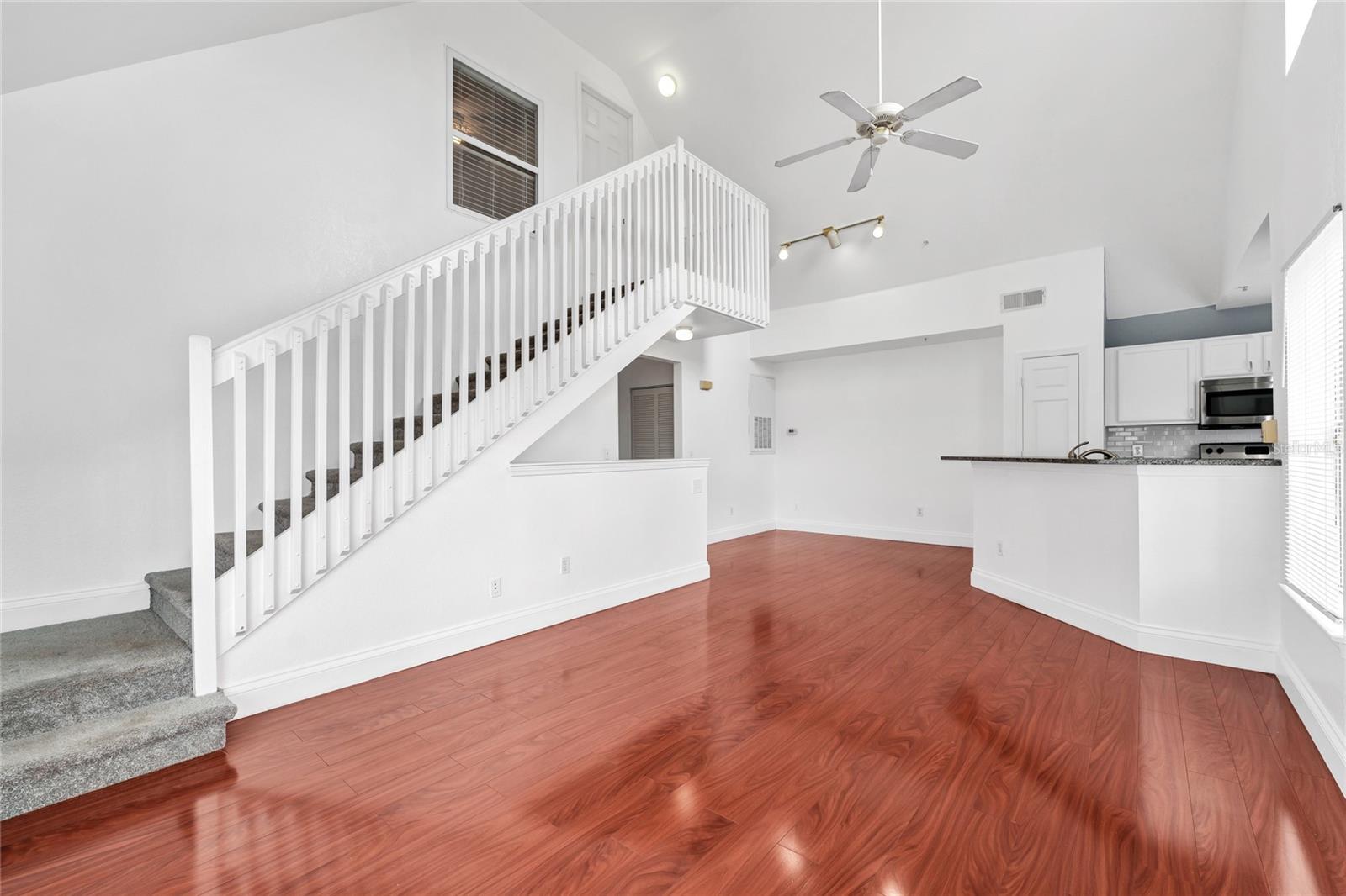 Image 8 of 44 For 9013 Lee Vista Boulevard 1910