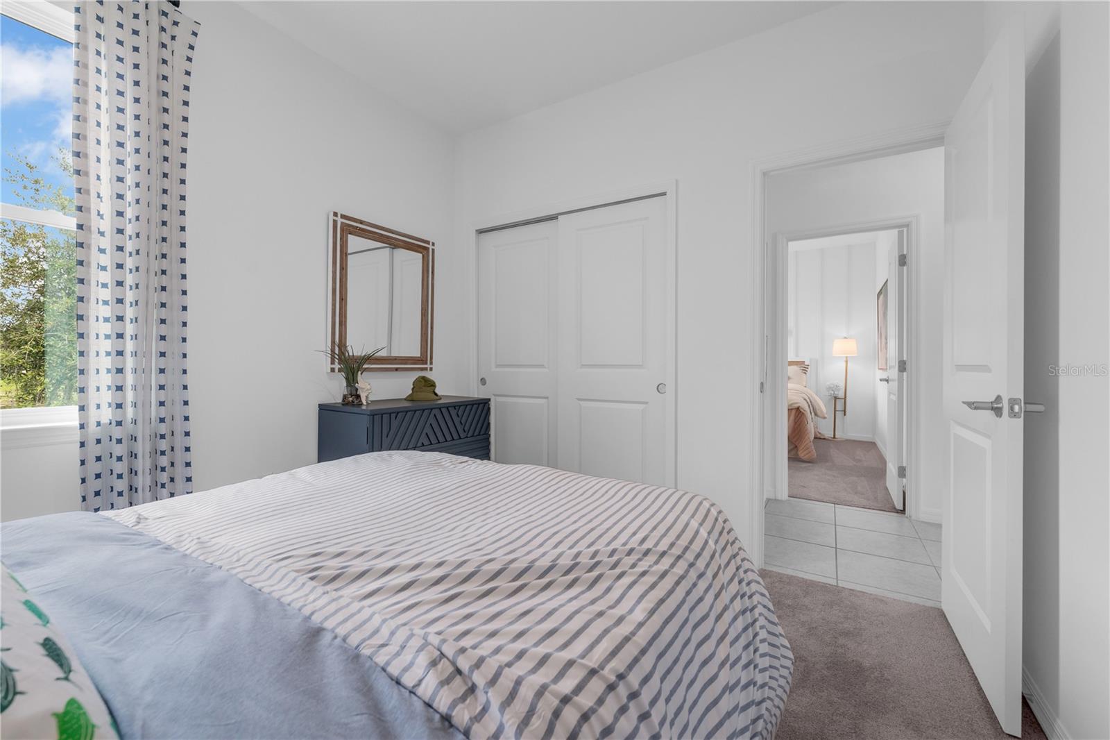 Image 23 of 31 For 826 Castleford Avenue Ne