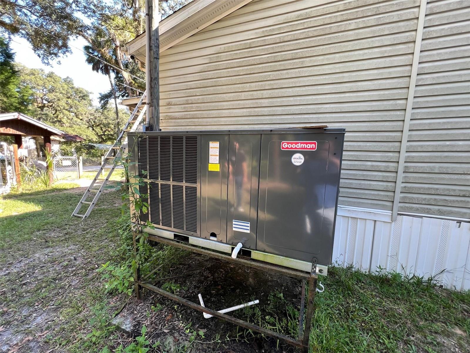 Image 4 of 17 For 6970 Totem Court