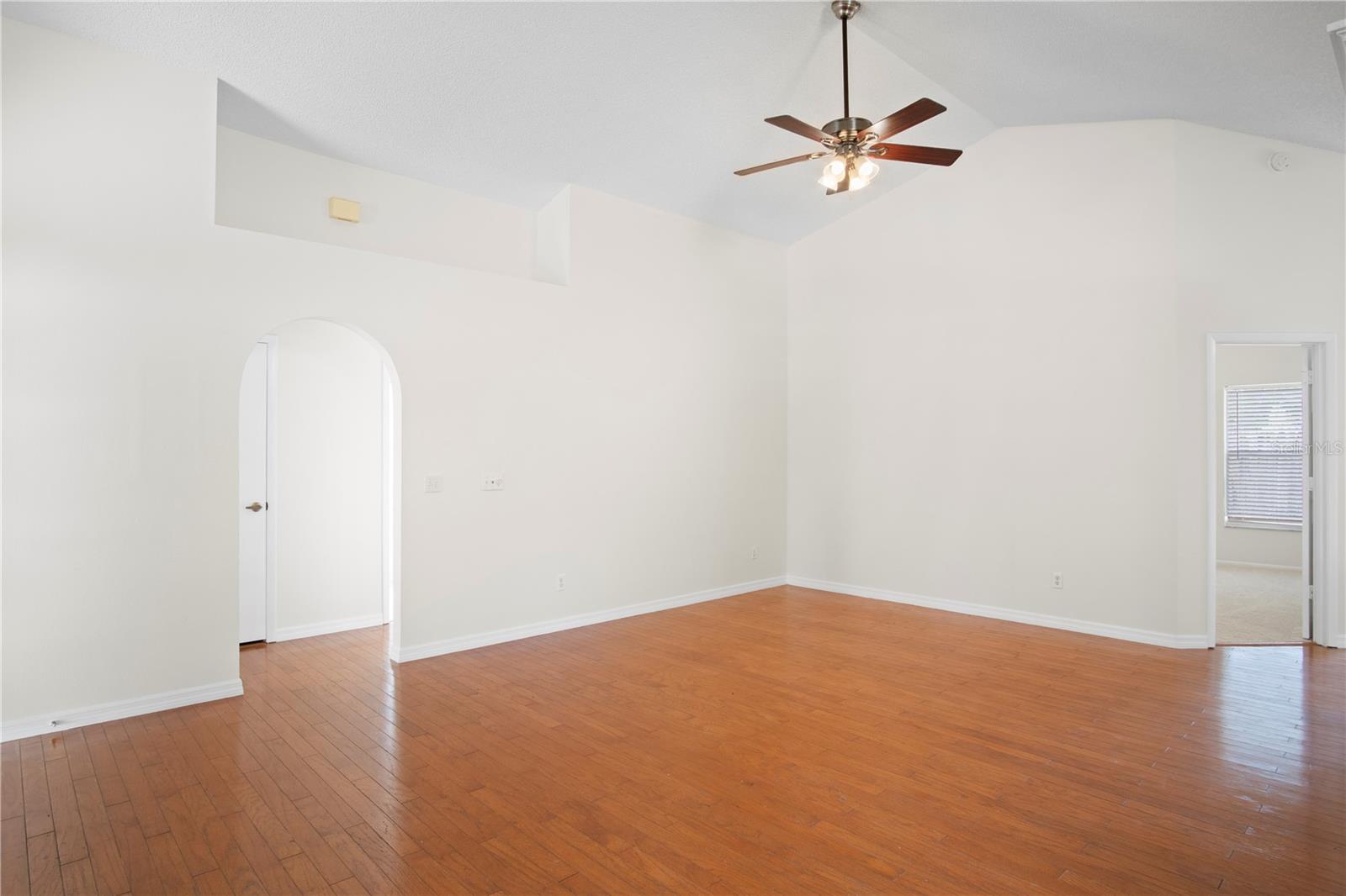 Image 16 of 35 For 1919 River Park Boulevard