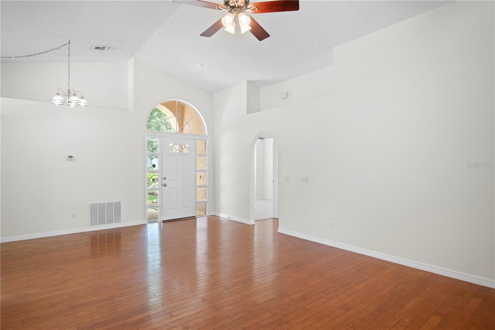 Image 18 of 35 For 1919 River Park Boulevard