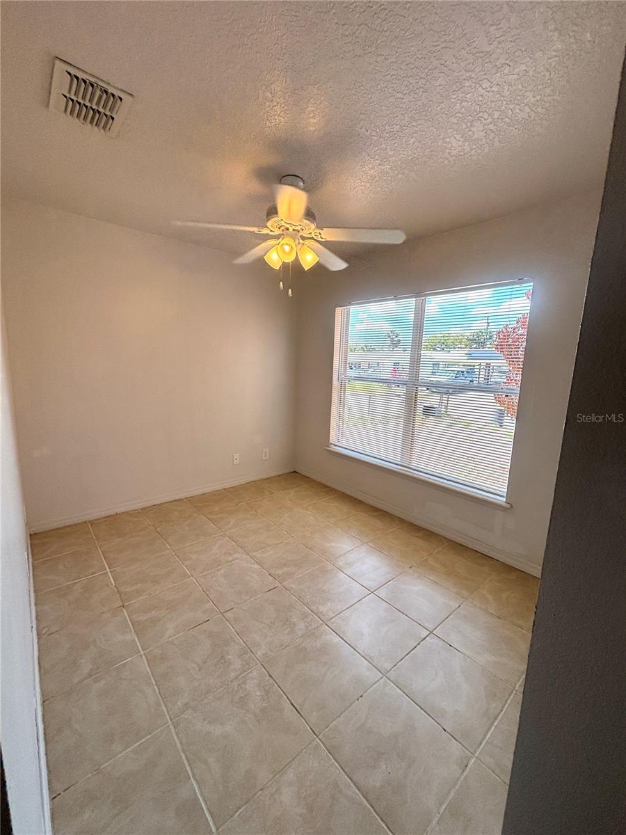 Image 11 of 18 For 531 Carlisle Avenue