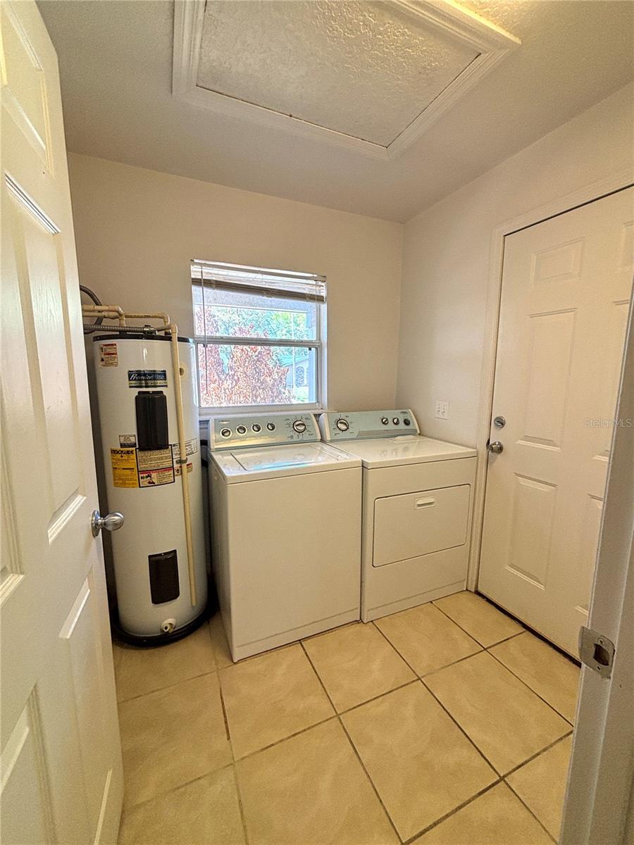 Image 12 of 18 For 531 Carlisle Avenue