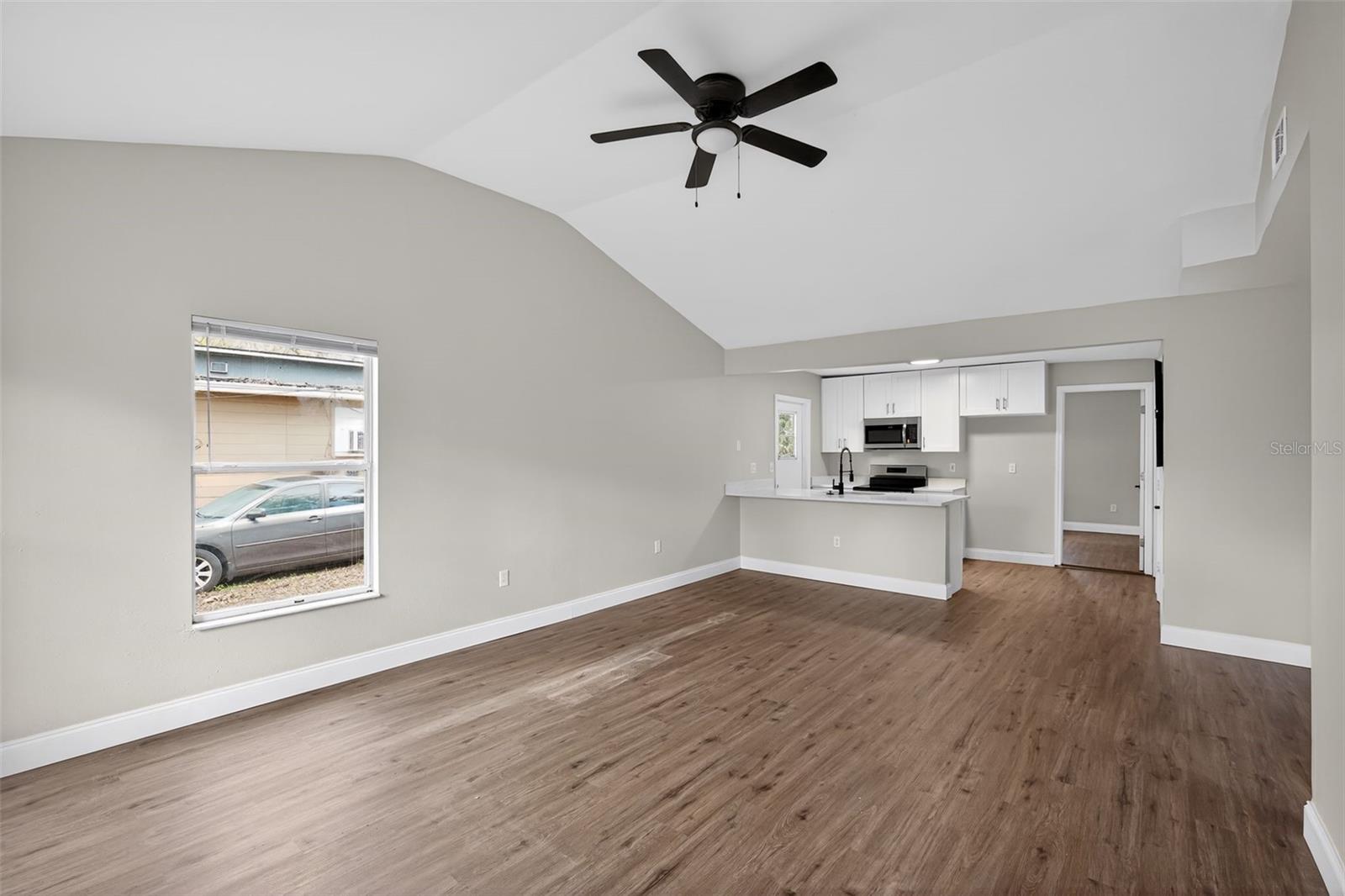 Image 10 of 28 For 1724 Mulberry Drive