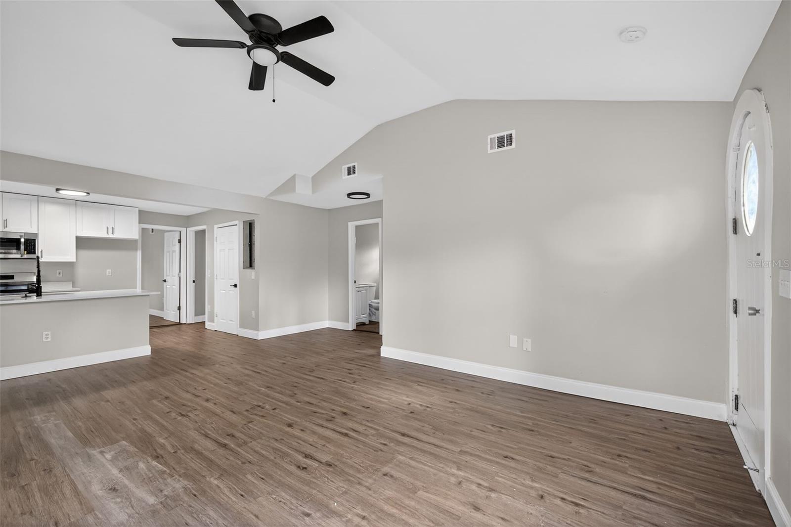 Image 11 of 28 For 1724 Mulberry Drive