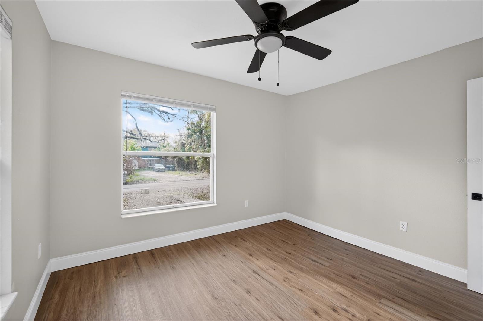 Image 15 of 28 For 1724 Mulberry Drive