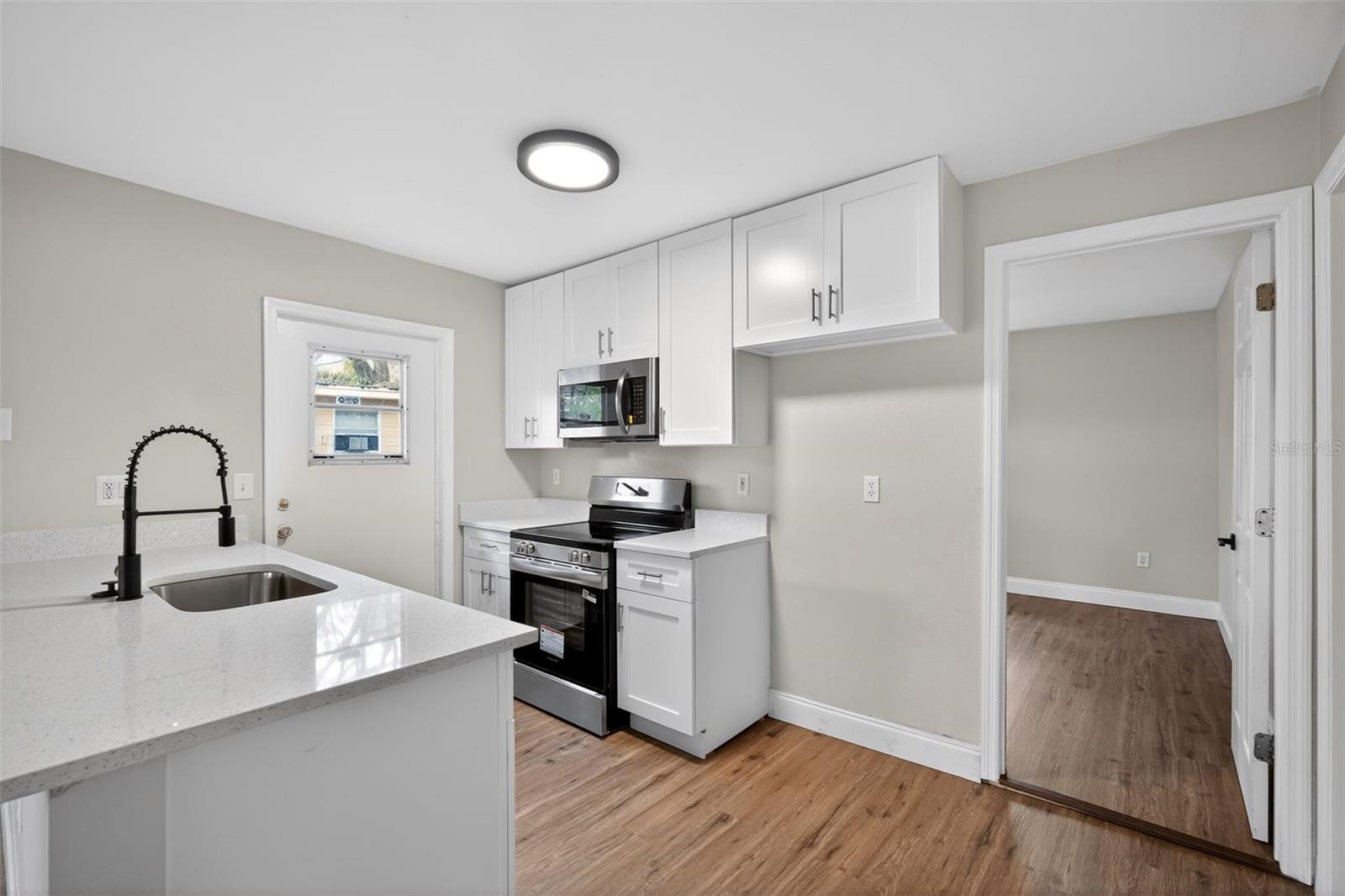 Image 7 of 28 For 1724 Mulberry Drive