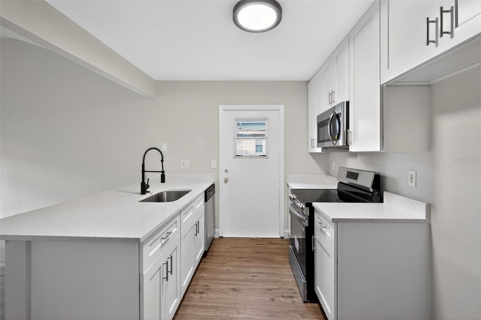 Image 8 of 28 For 1724 Mulberry Drive