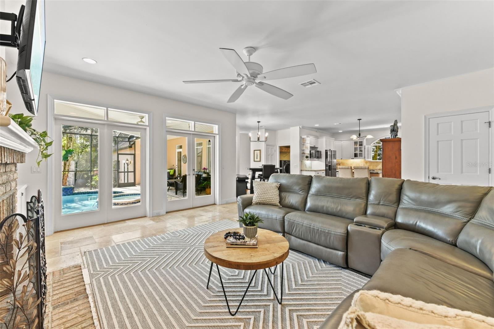 Image 17 of 89 For 1560 Woodland Avenue