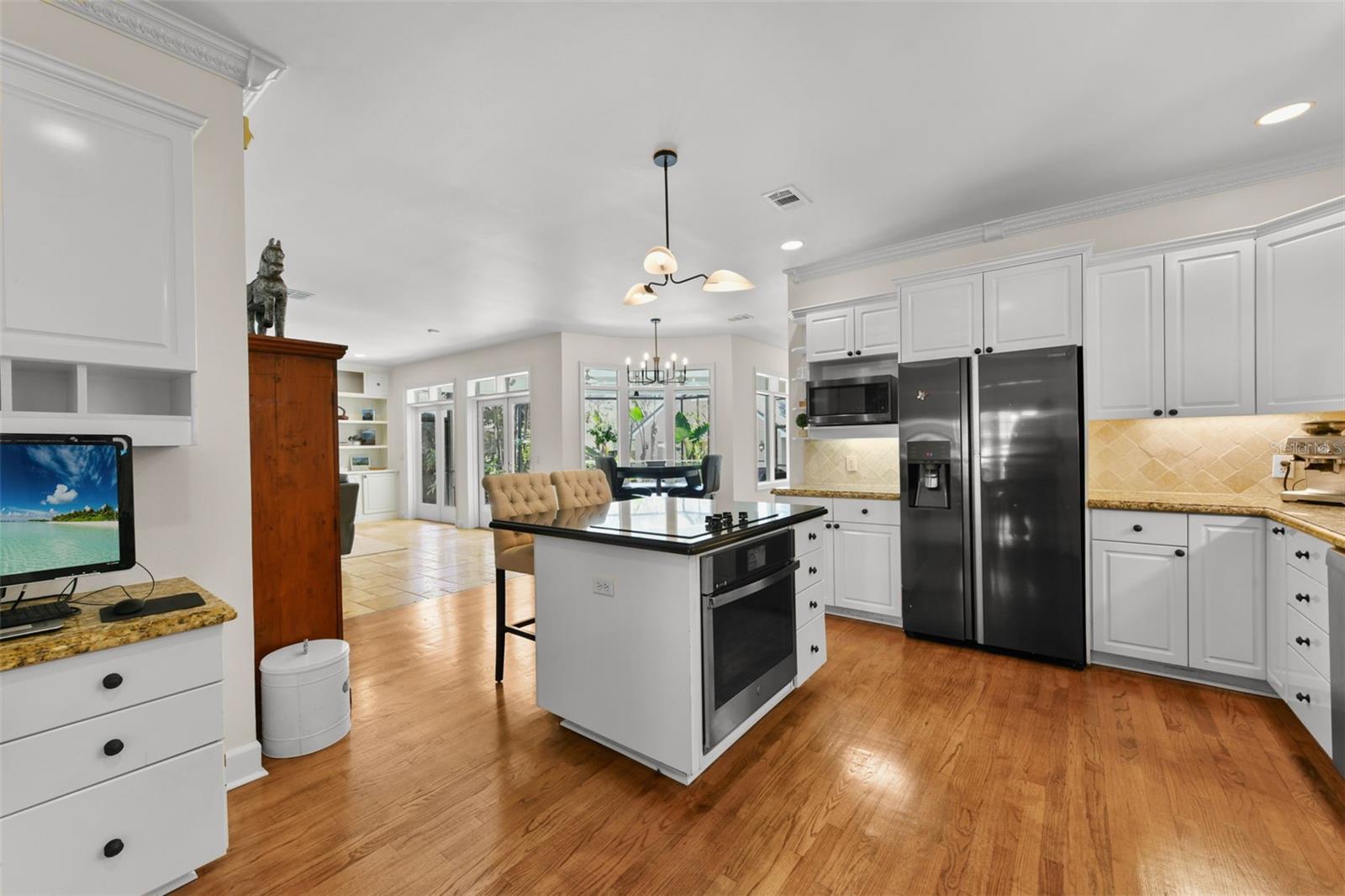 Image 20 of 89 For 1560 Woodland Avenue