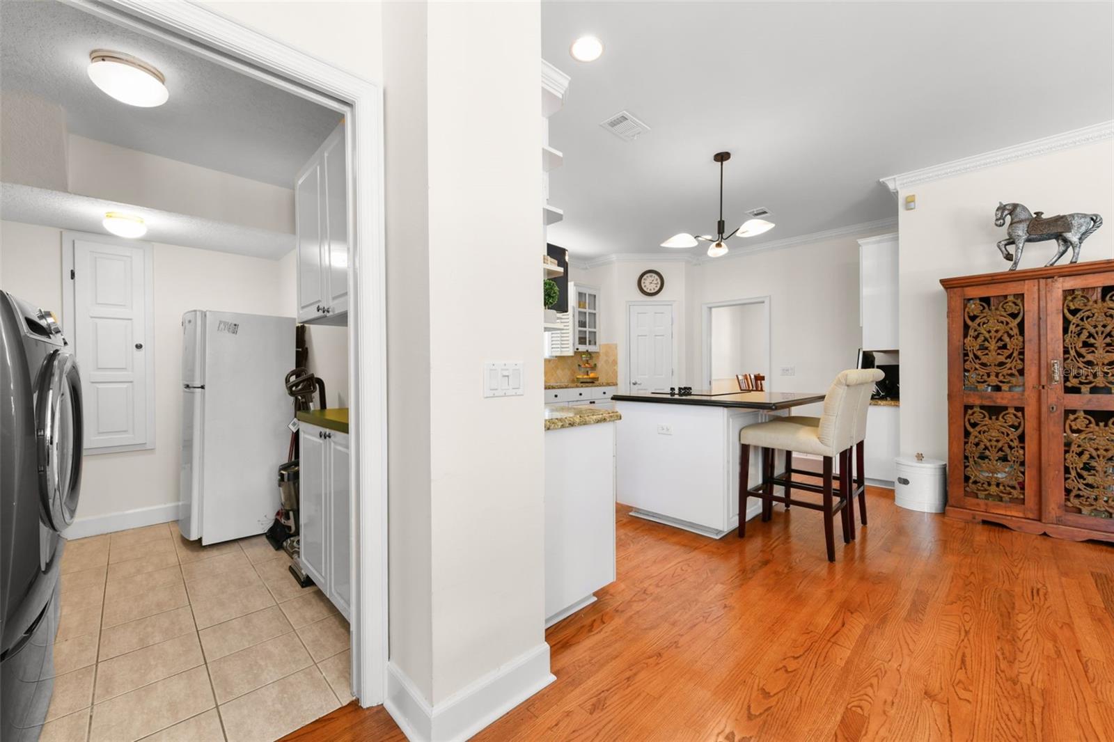 Image 32 of 89 For 1560 Woodland Avenue