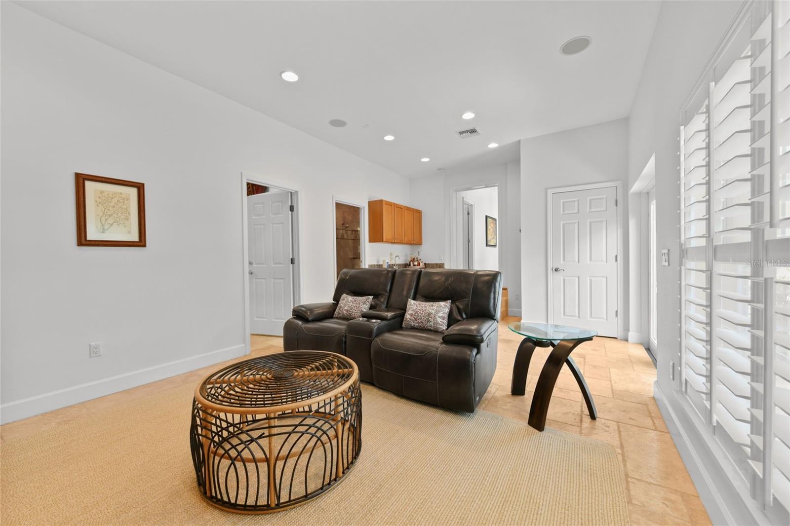 Image 34 of 89 For 1560 Woodland Avenue