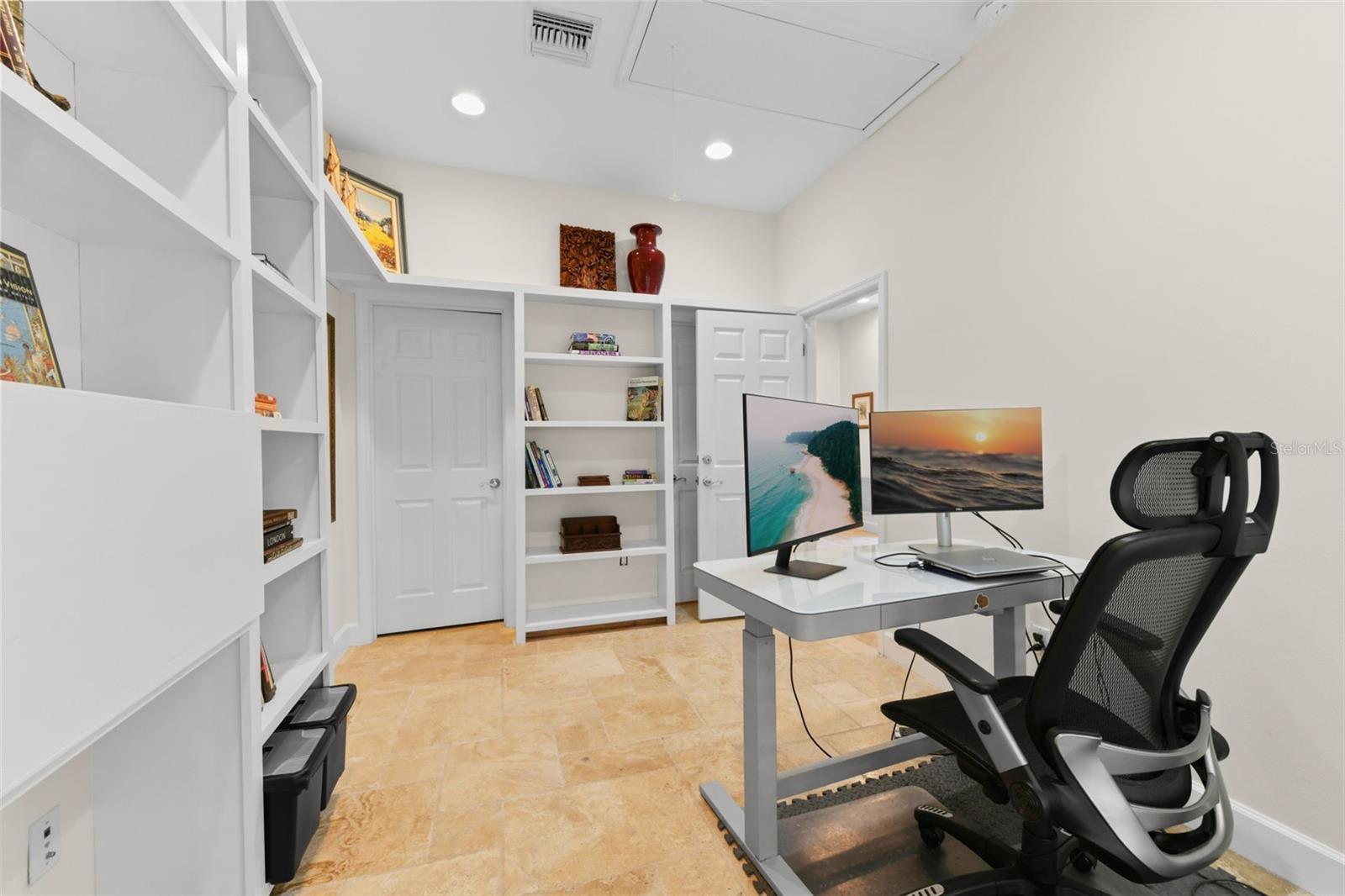 Image 39 of 89 For 1560 Woodland Avenue