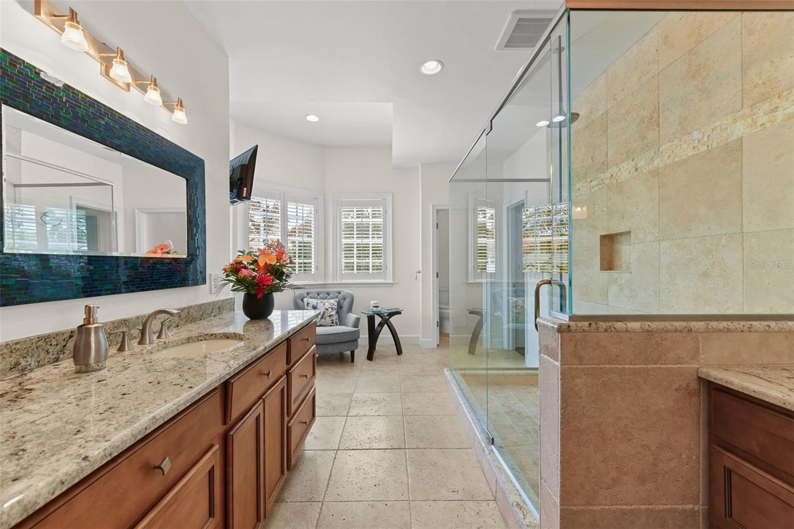 Image 52 of 89 For 1560 Woodland Avenue