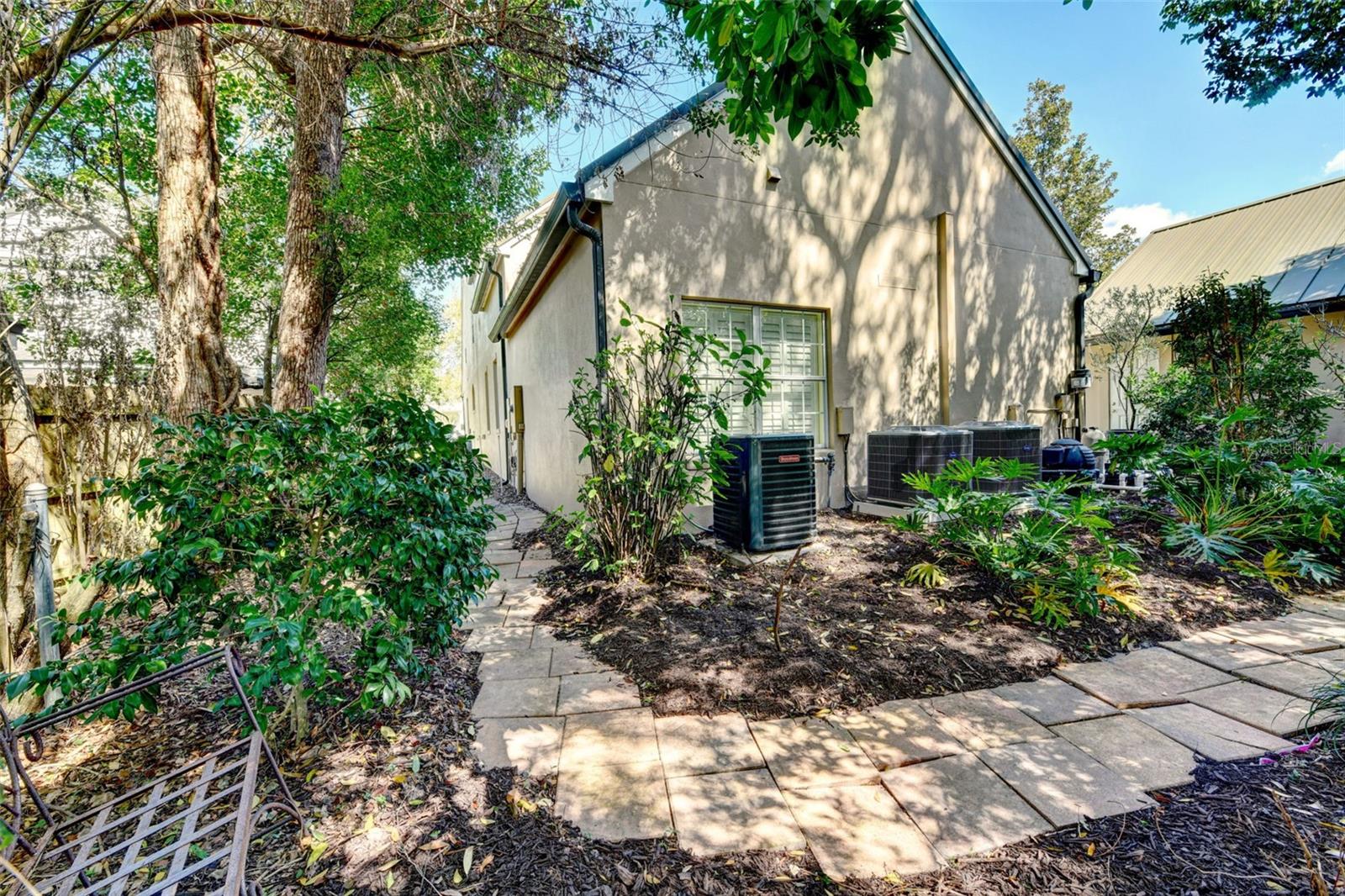 Image 73 of 89 For 1560 Woodland Avenue