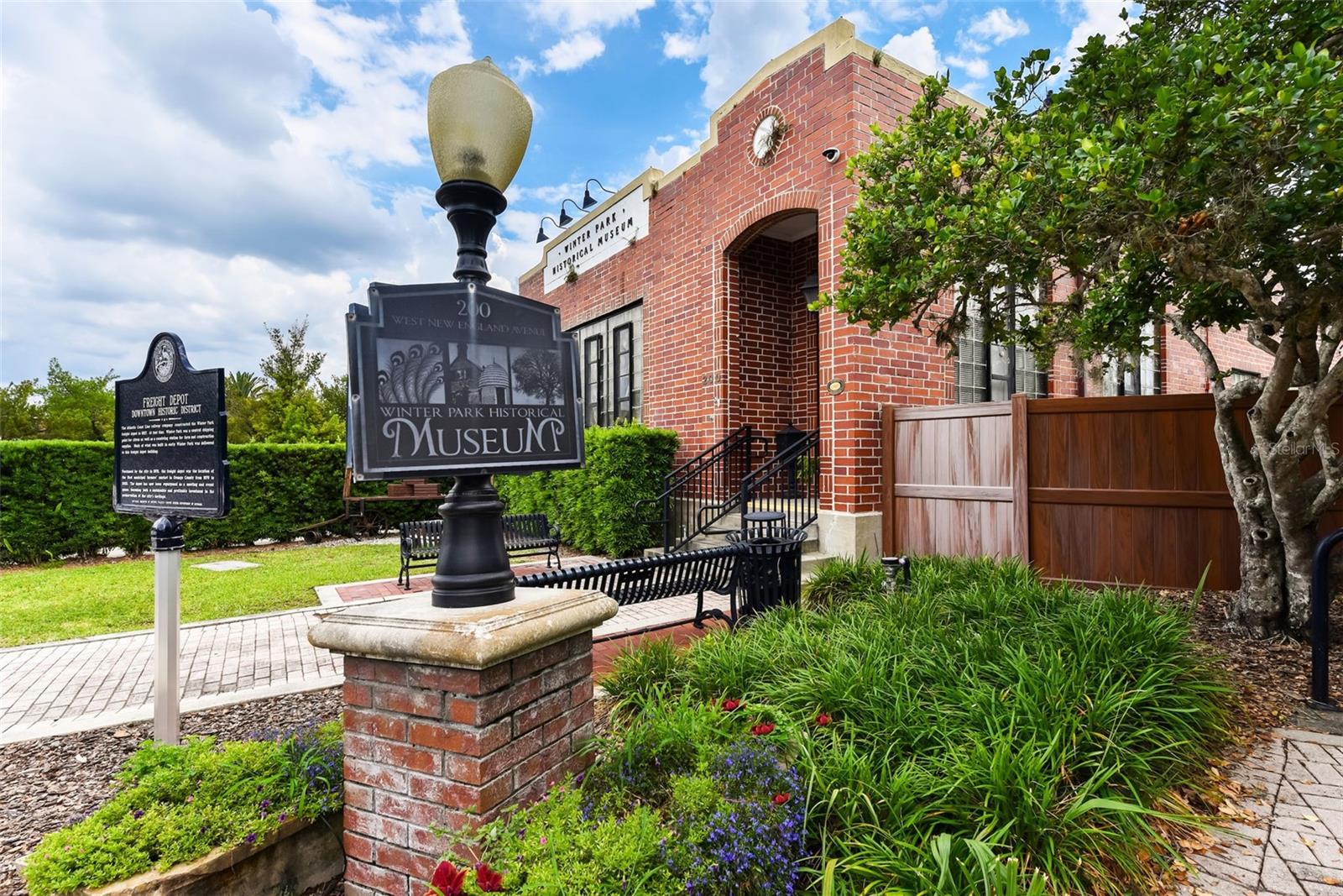 Image 87 of 89 For 1560 Woodland Avenue