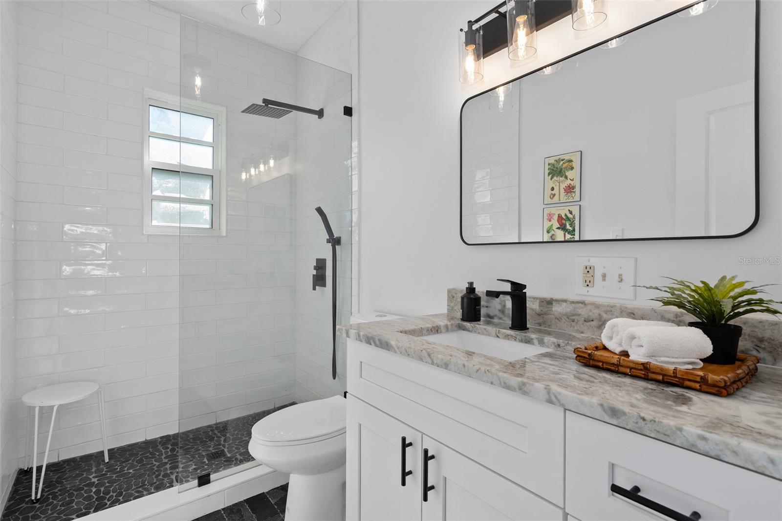 Image 15 of 43 For 225 Hibiscus Court