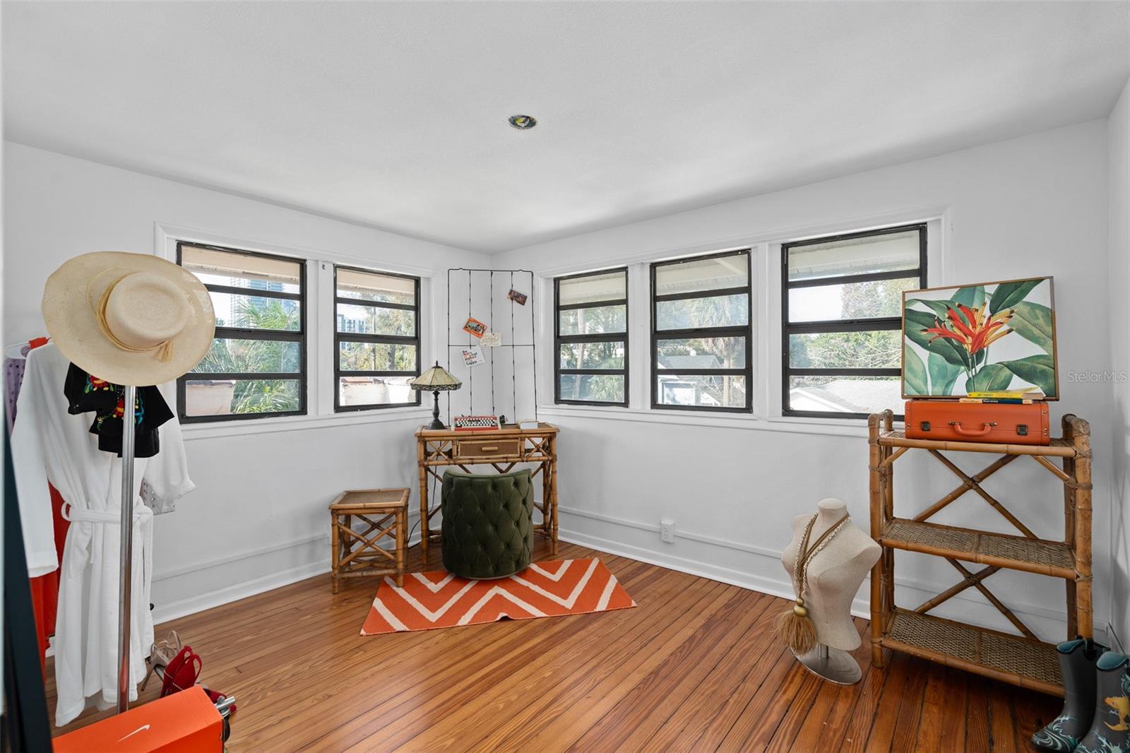 Image 18 of 43 For 225 Hibiscus Court