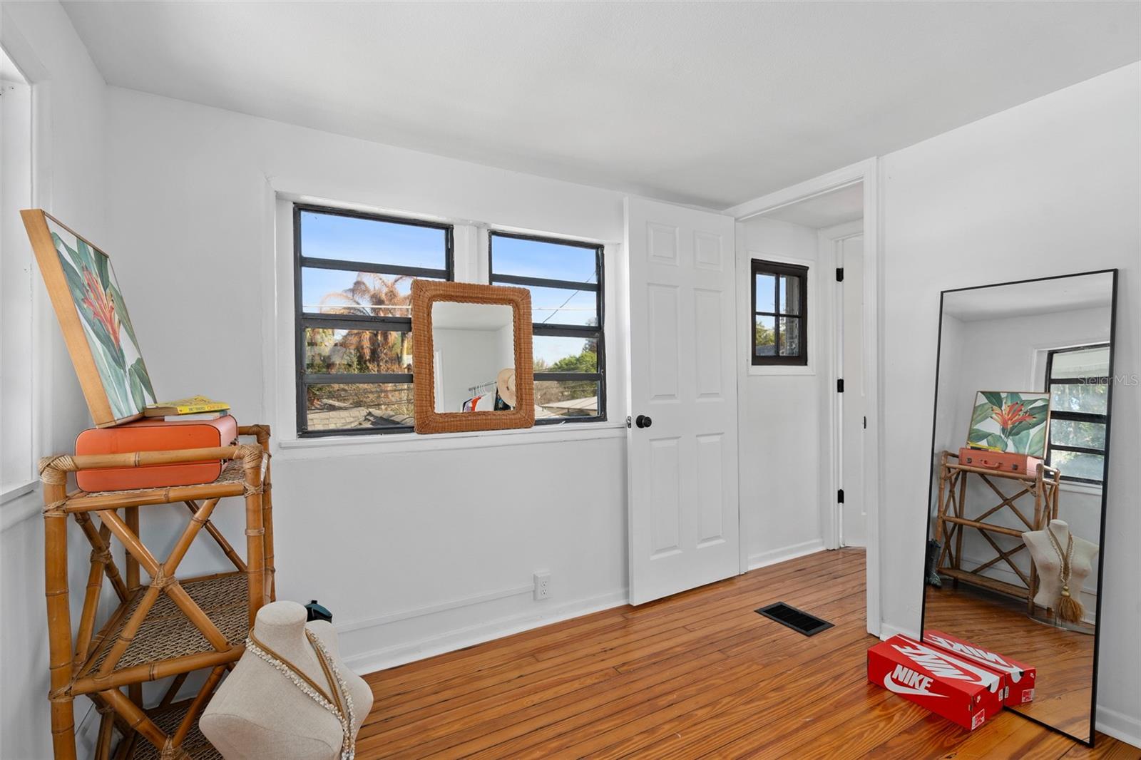 Image 19 of 43 For 225 Hibiscus Court