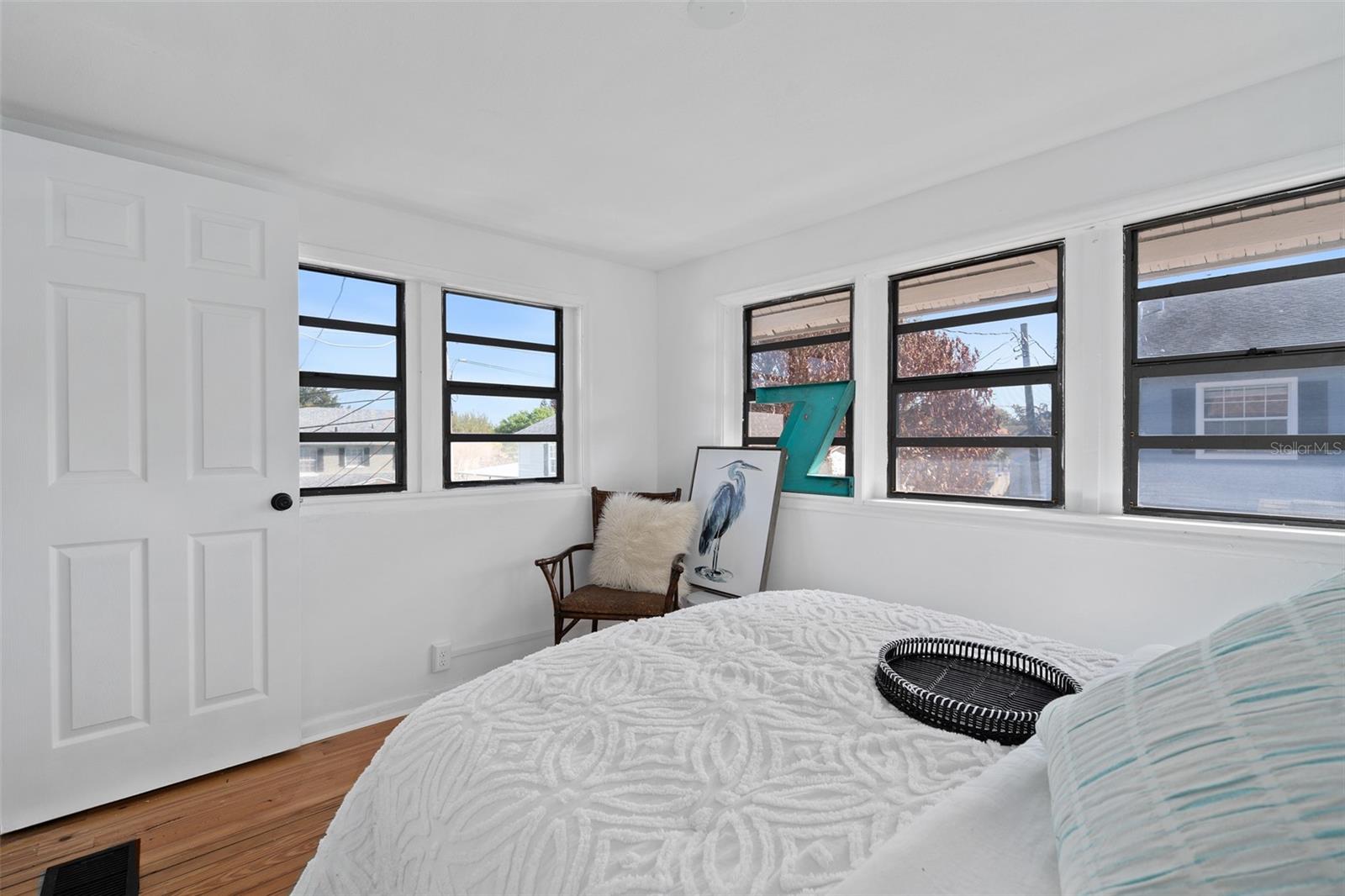 Image 21 of 43 For 225 Hibiscus Court