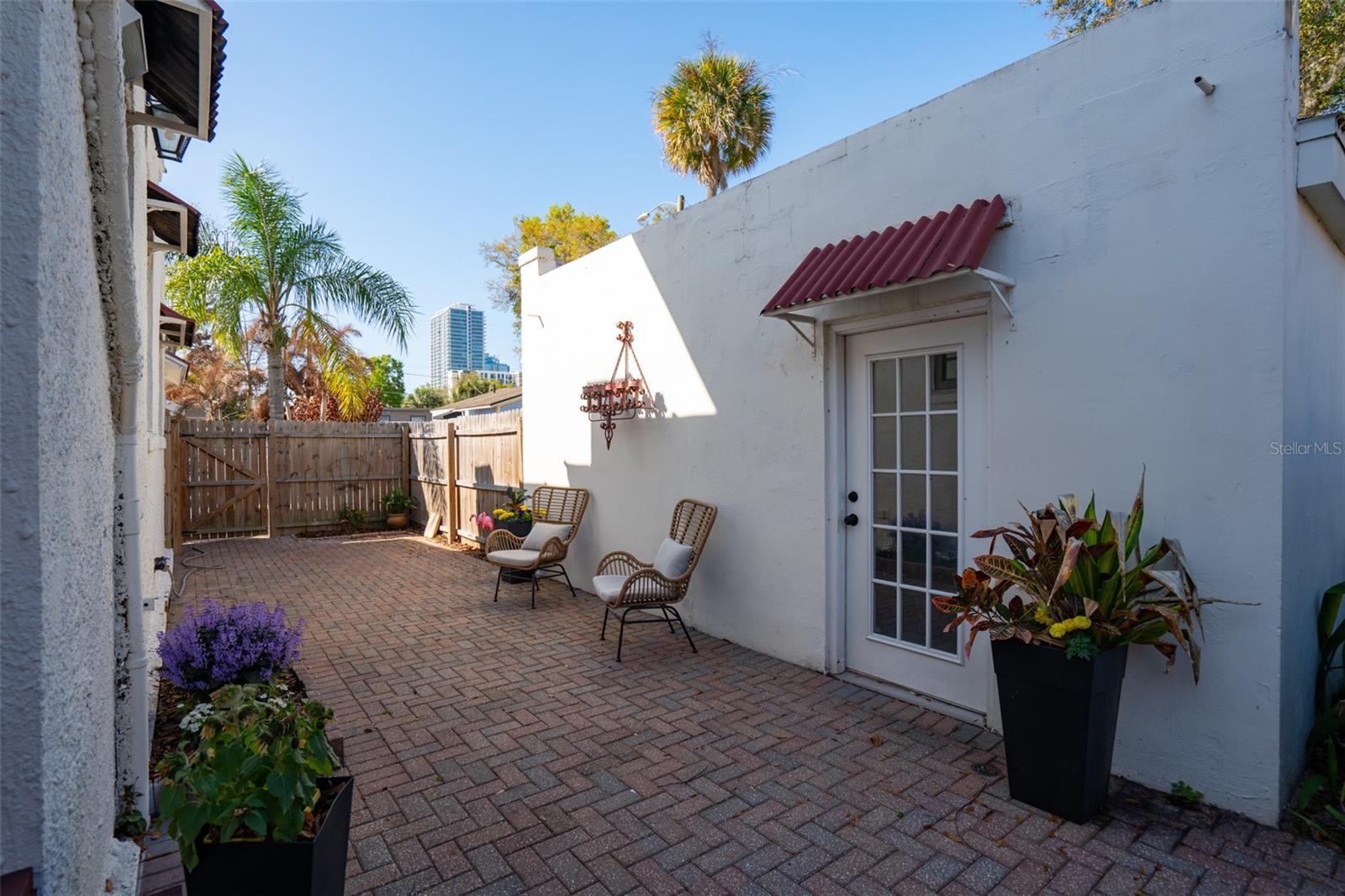 Image 23 of 43 For 225 Hibiscus Court